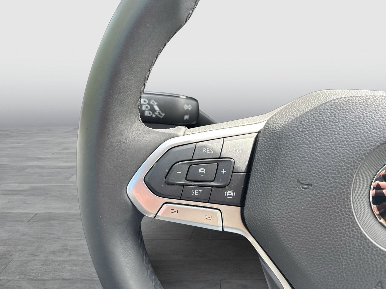 Volkswagen Golf VIII 2.0 CARPLAY VIRTUALCOCKPIT SITZHEIZUNG