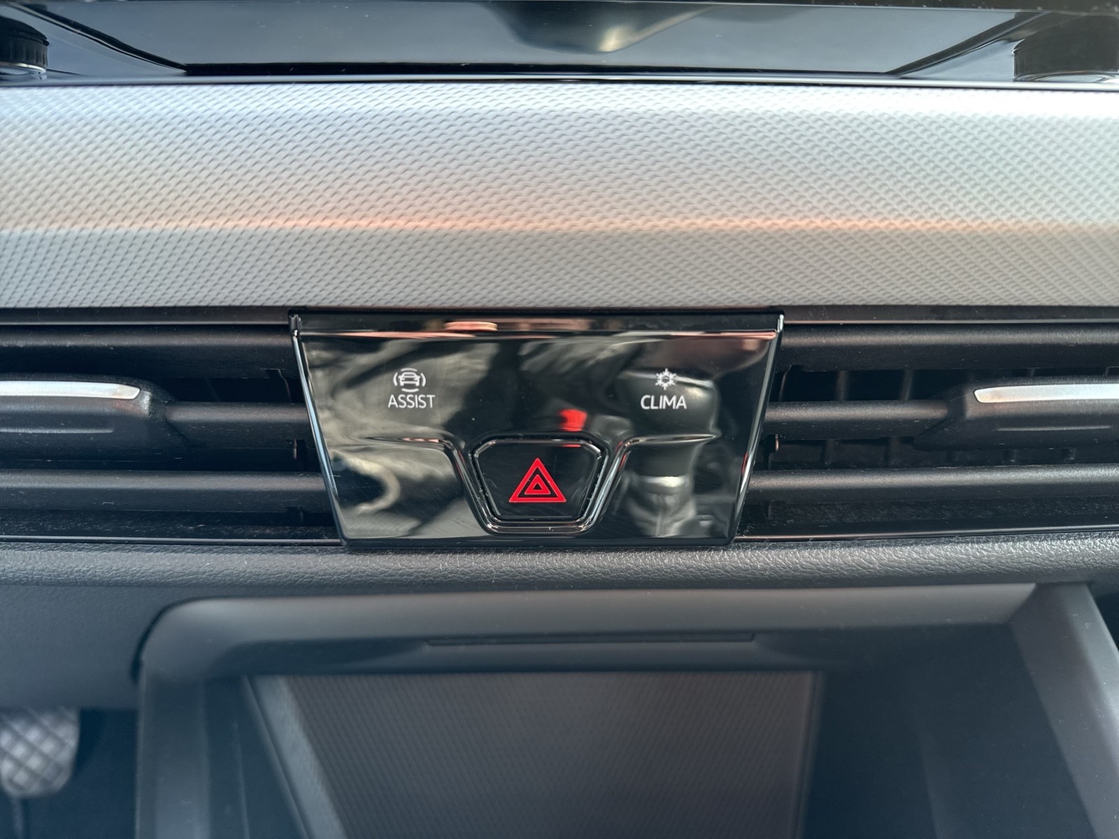 Volkswagen Golf VIII 2.0 CARPLAY VIRTUALCOCKPIT SITZHEIZUNG