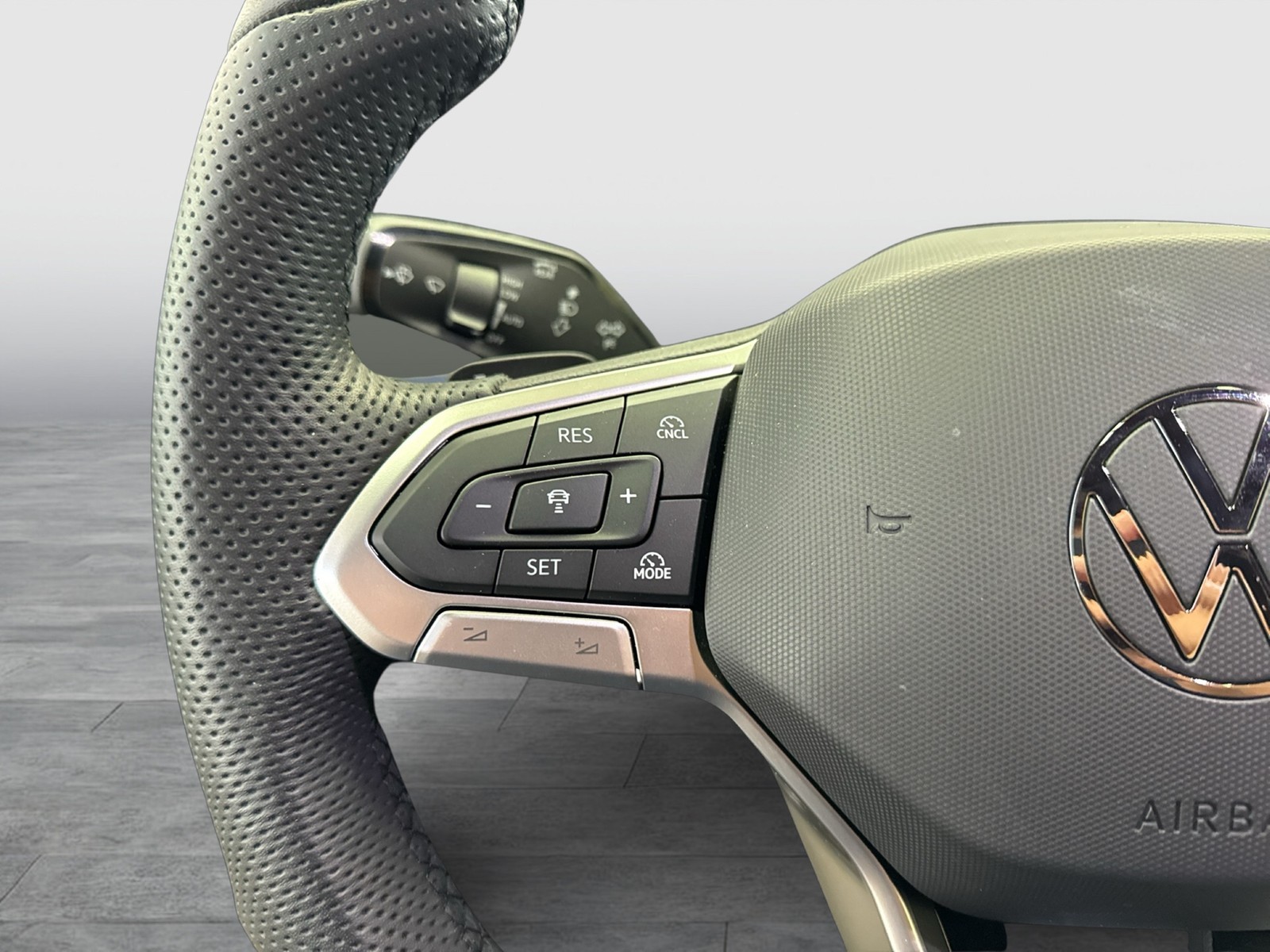 Volkswagen Tiguan 2.0 R-Line ALU20 BLACK STYLE KAMERA 4X4