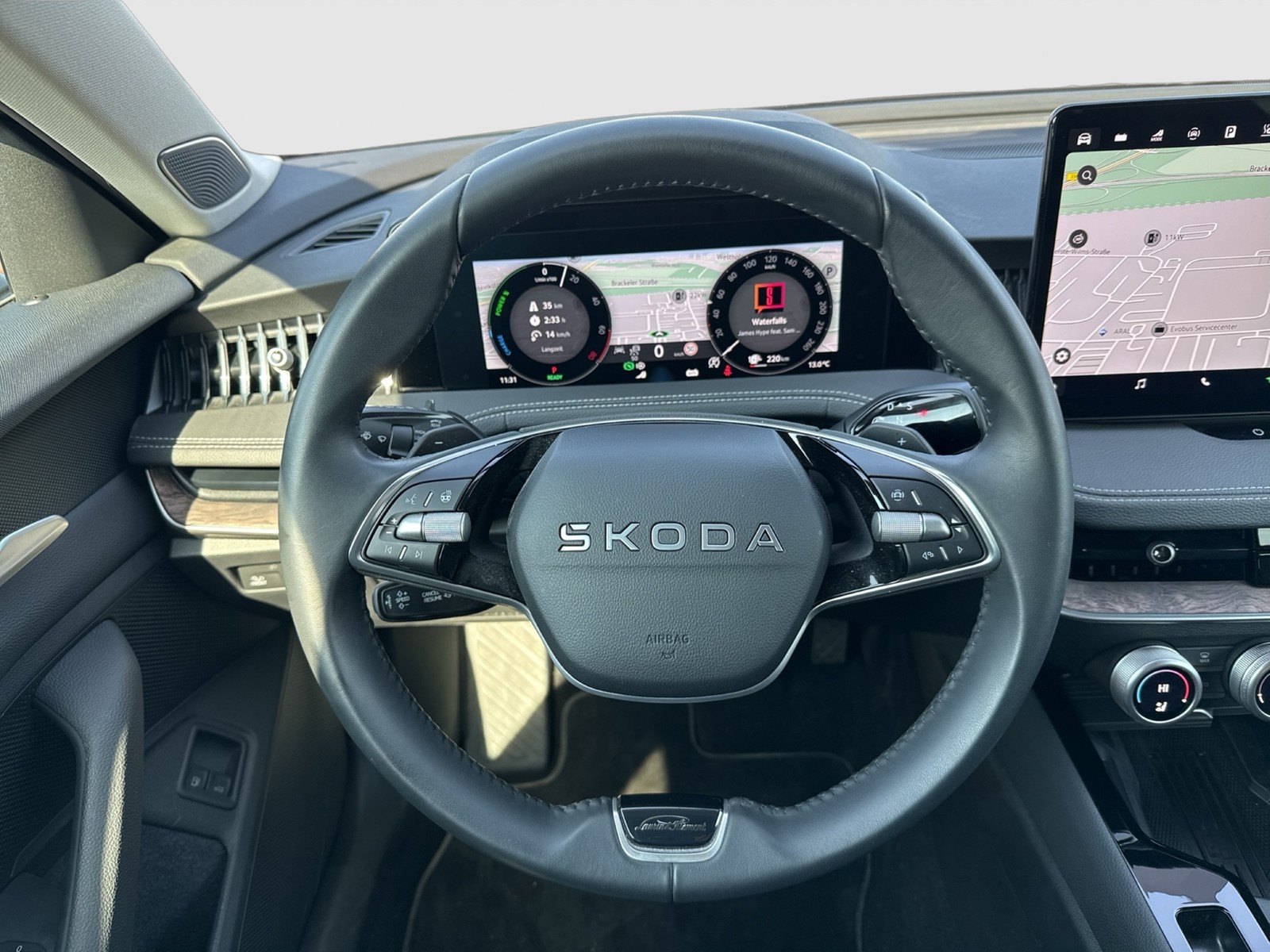 Skoda Superb Combi 1.5 iV L&K CANTON AHK CAM ACC LM18