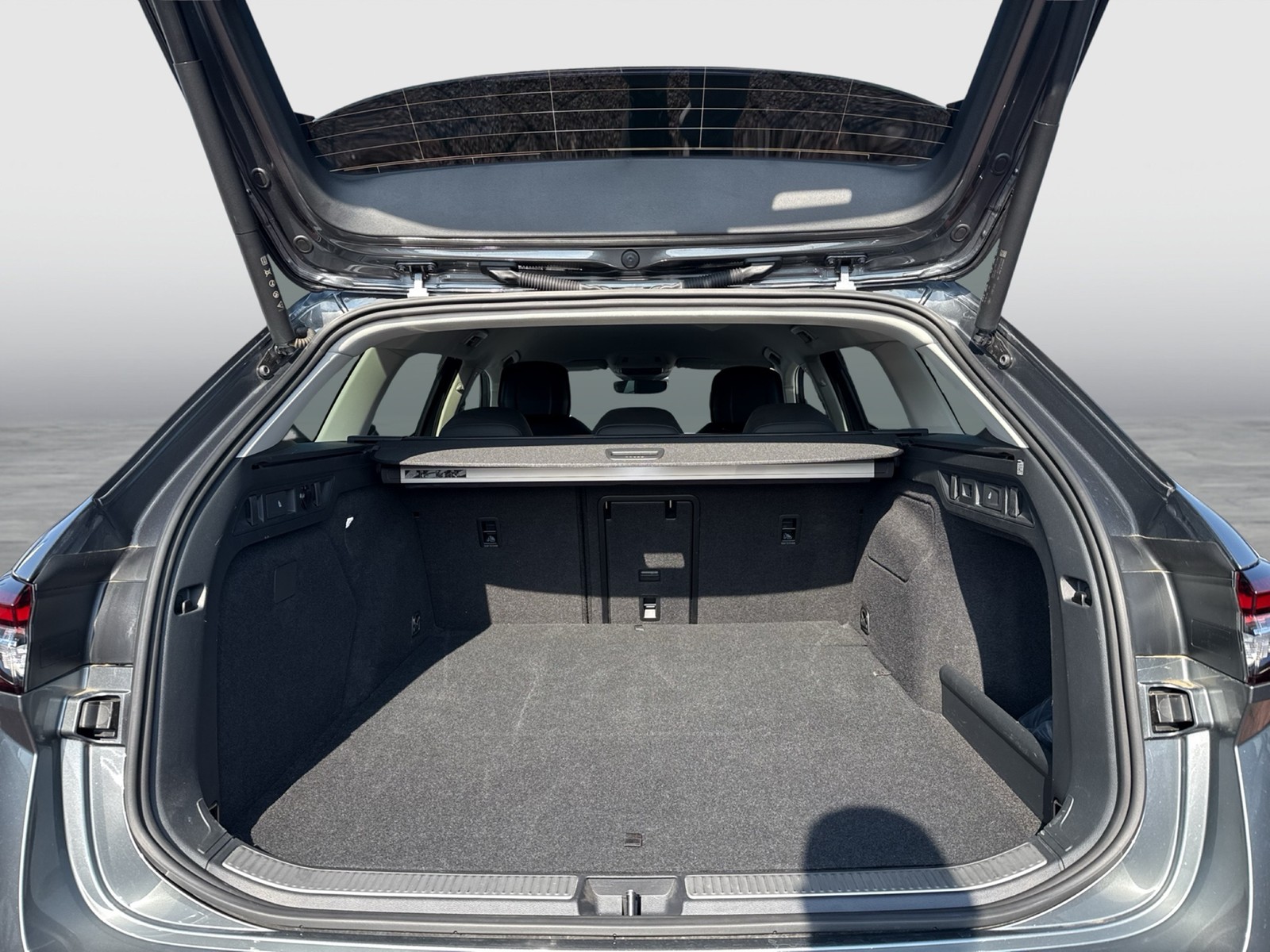 Skoda Superb Combi 1.5 iV L&K CANTON AHK CAM ACC LM18