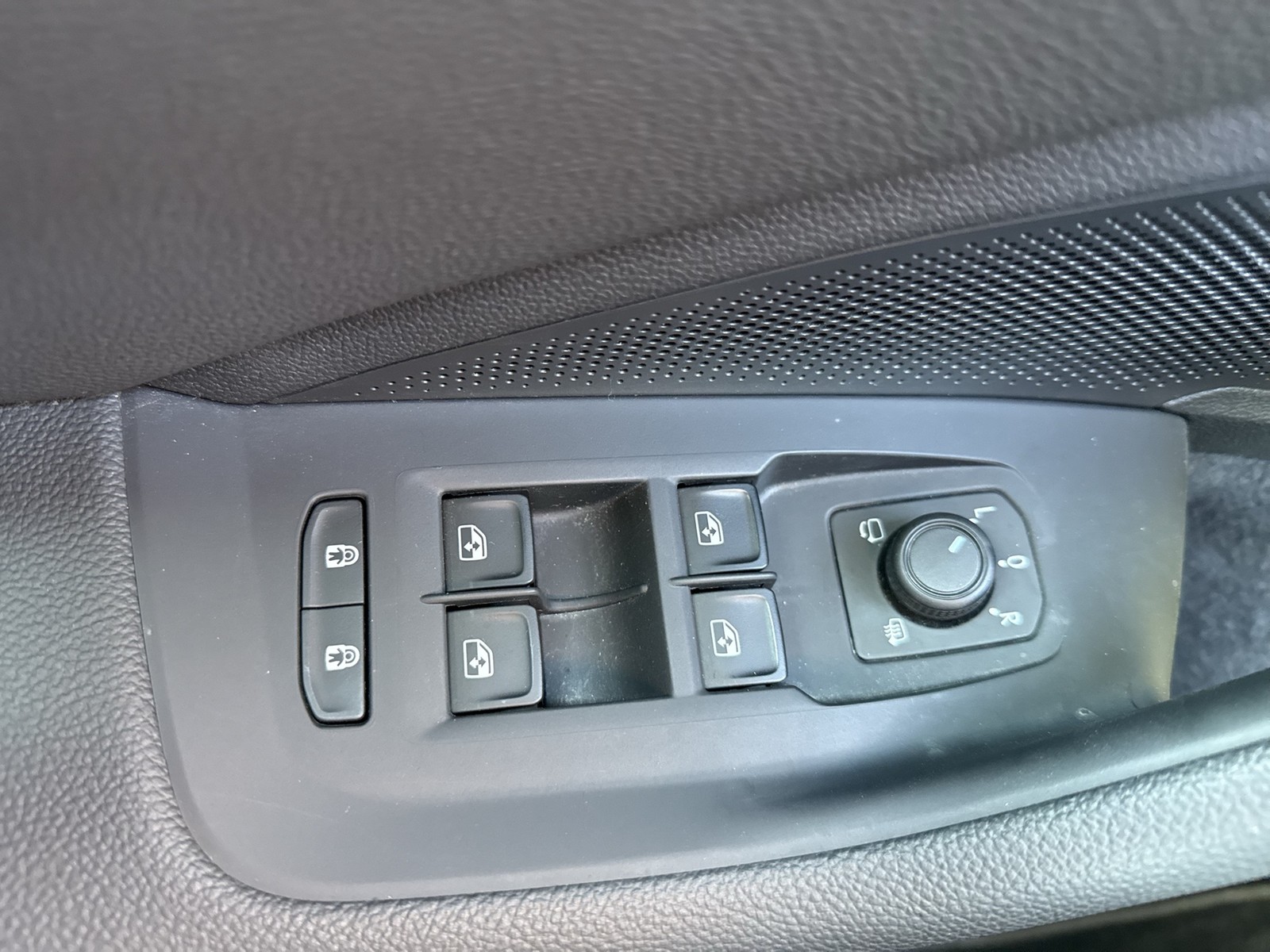 Skoda Superb Combi 1.5 iV L&K CANTON AHK CAM ACC LM18