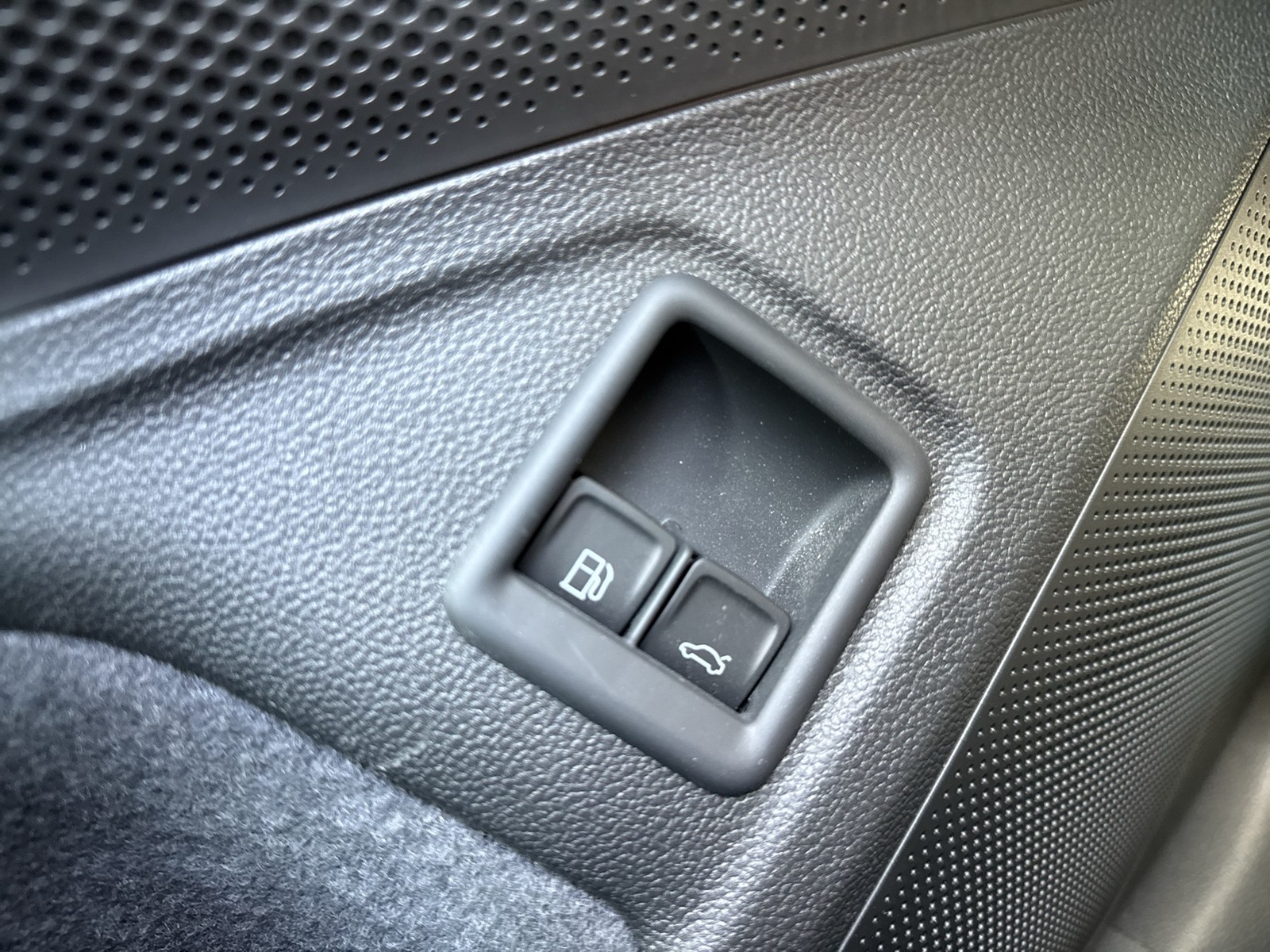 Skoda Superb Combi 1.5 iV L&K CANTON AHK CAM ACC LM18