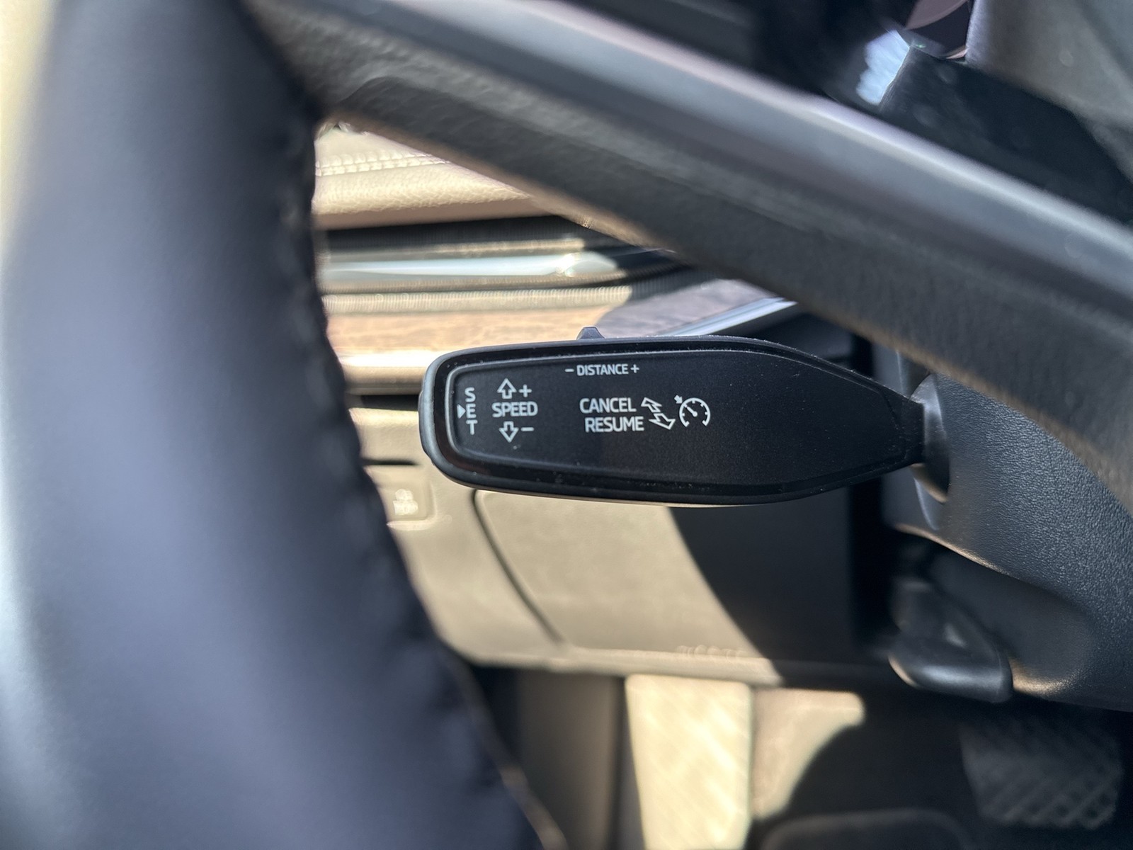 Skoda Superb Combi 1.5 iV L&K CANTON AHK CAM ACC LM18