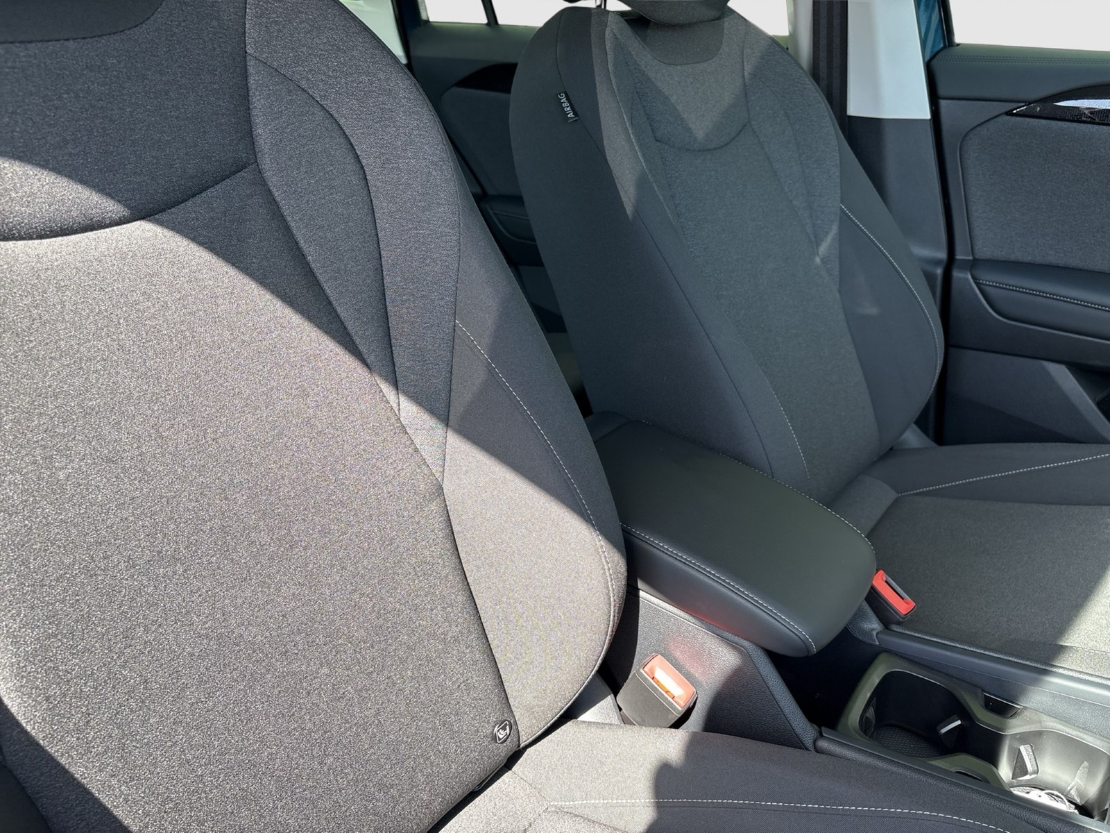 Volkswagen Tiguan 2.0 AHK CAM NAVI LM17 CARPLAY SITZHEIZUNG