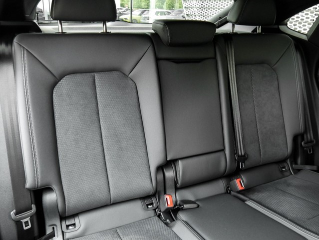 Audi Q3 Sportback 35 S LINE BLACKPAK CAM LM19 EKLAPPE