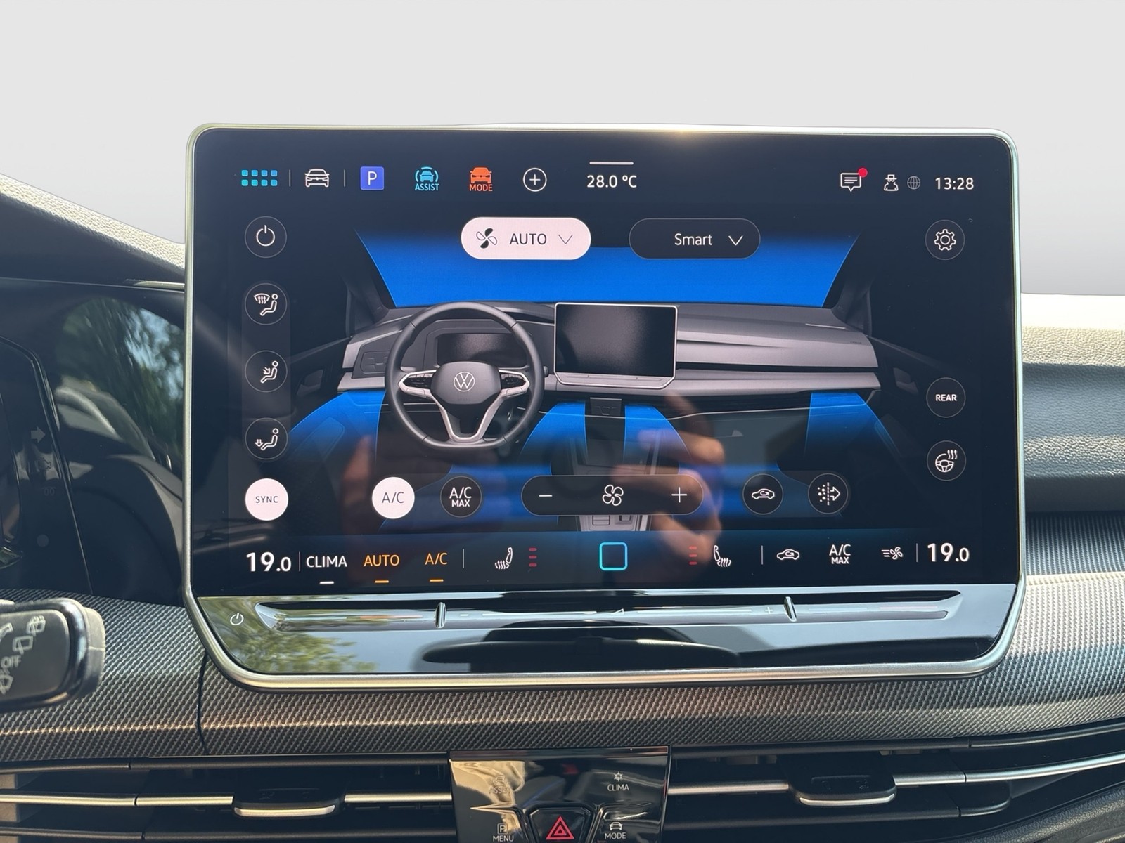 Volkswagen Golf VIII 2.0 R-LINE CAM ACC CARPLAY LM17 SITZHZ