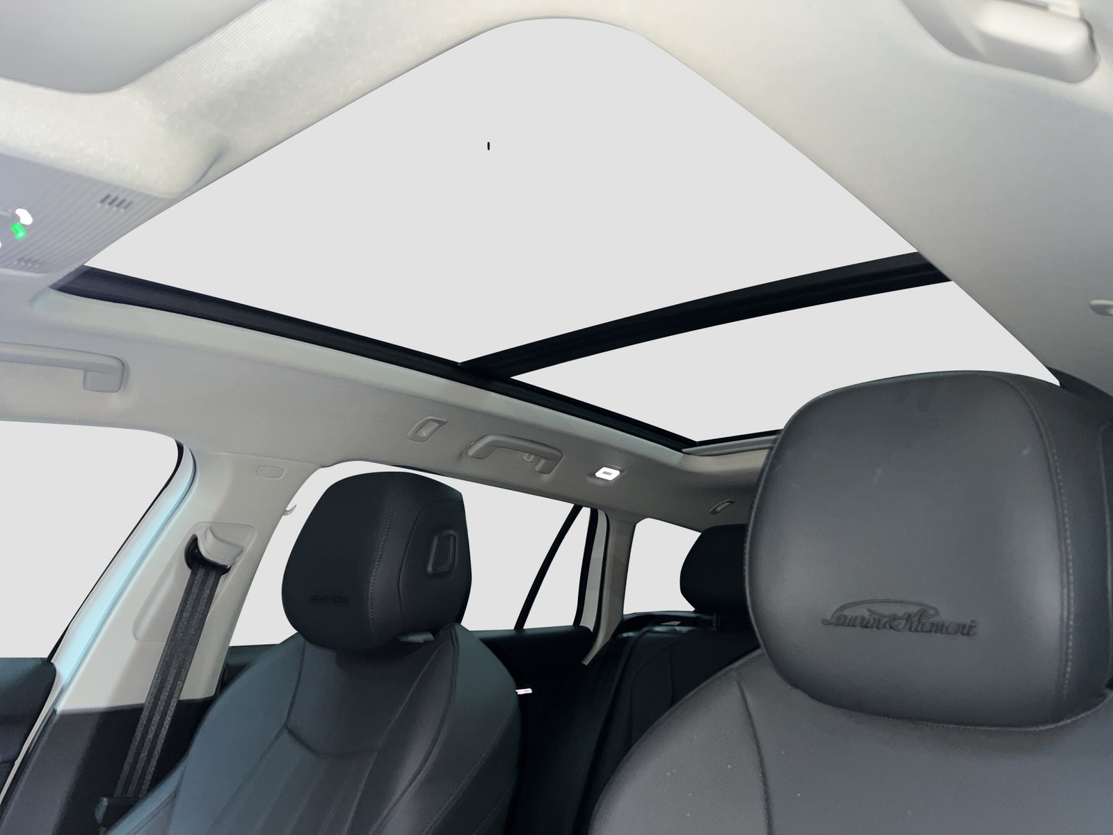 Skoda Superb Combi 1.5 eTSI L&K LEDER PANO AHK 360°CAM