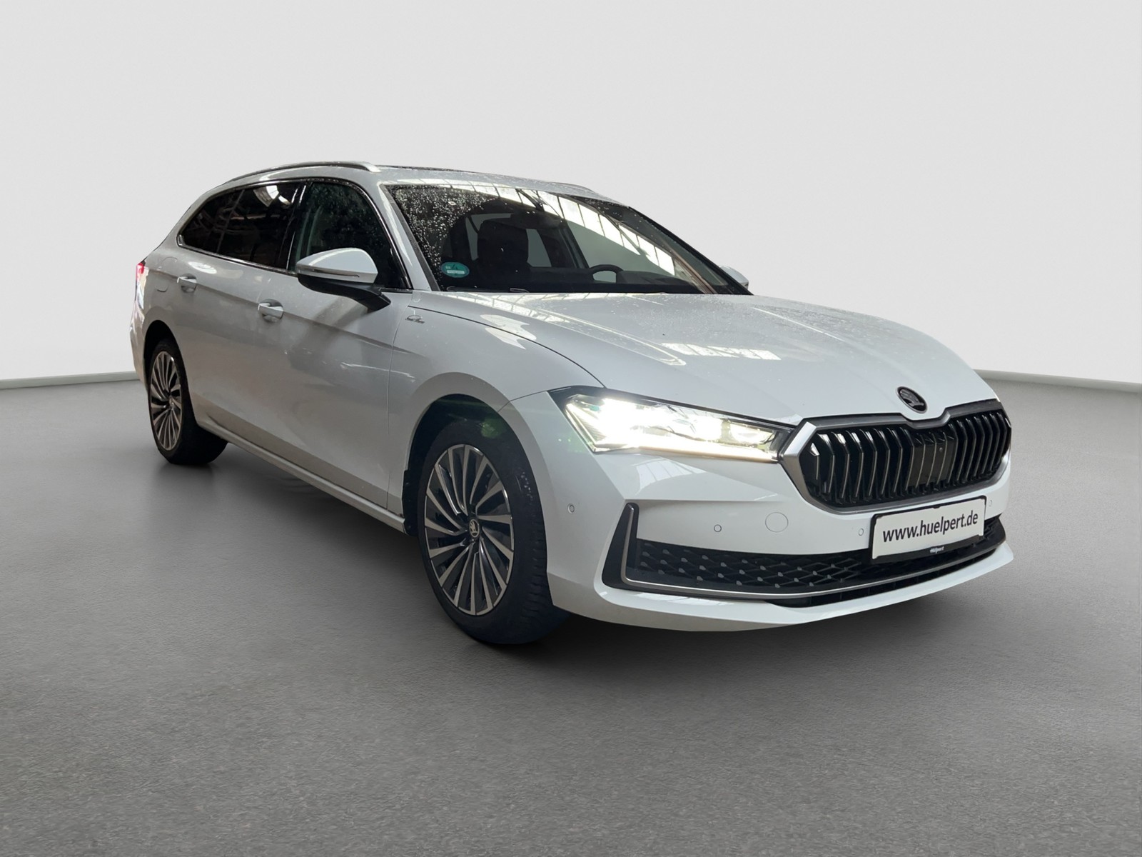 Skoda Superb Combi 1.5 eTSI L&K LEDER PANO AHK 360°CAM