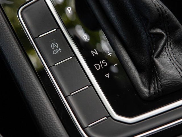 Volkswagen Passat Variant 1.5 BUSINESS AHK ALU NAVI ACC