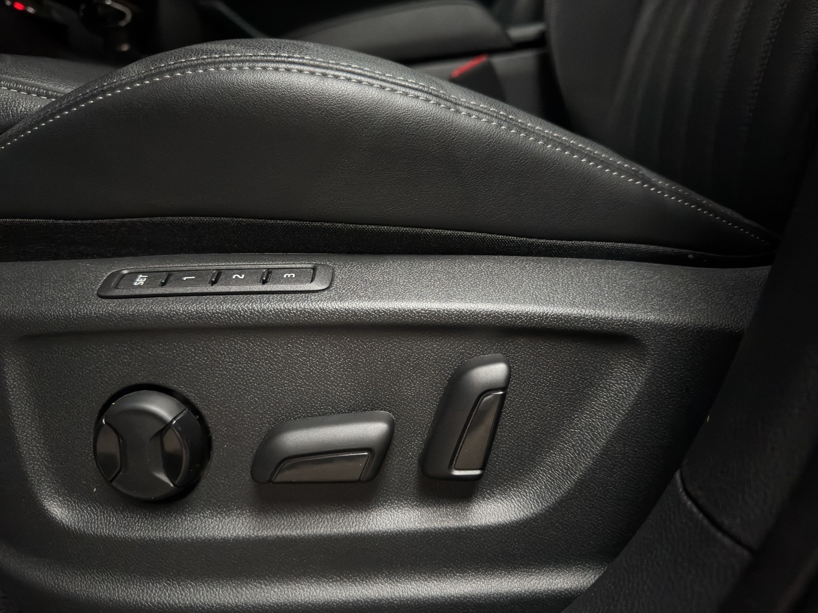 Skoda Karoq 1.5 SPORTLINE LEDER PANO CAM ACC LM18 NAVI