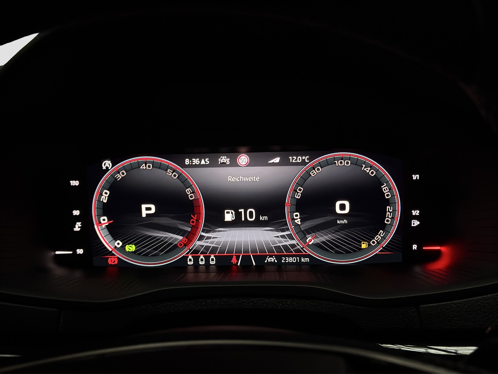 Skoda Karoq 1.5 SPORTLINE LEDER PANO CAM ACC LM18 NAVI