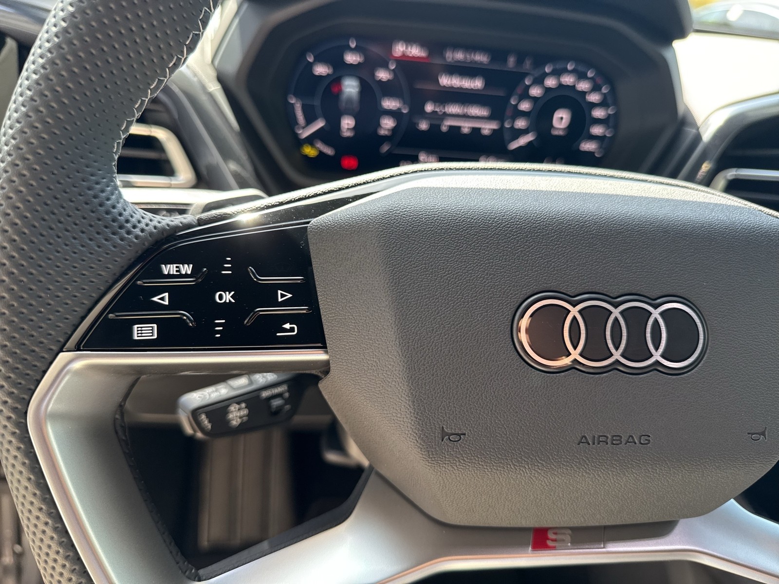 Audi Q4 e-tron 45 quattro S LINE BLACKPAK AHK LM20