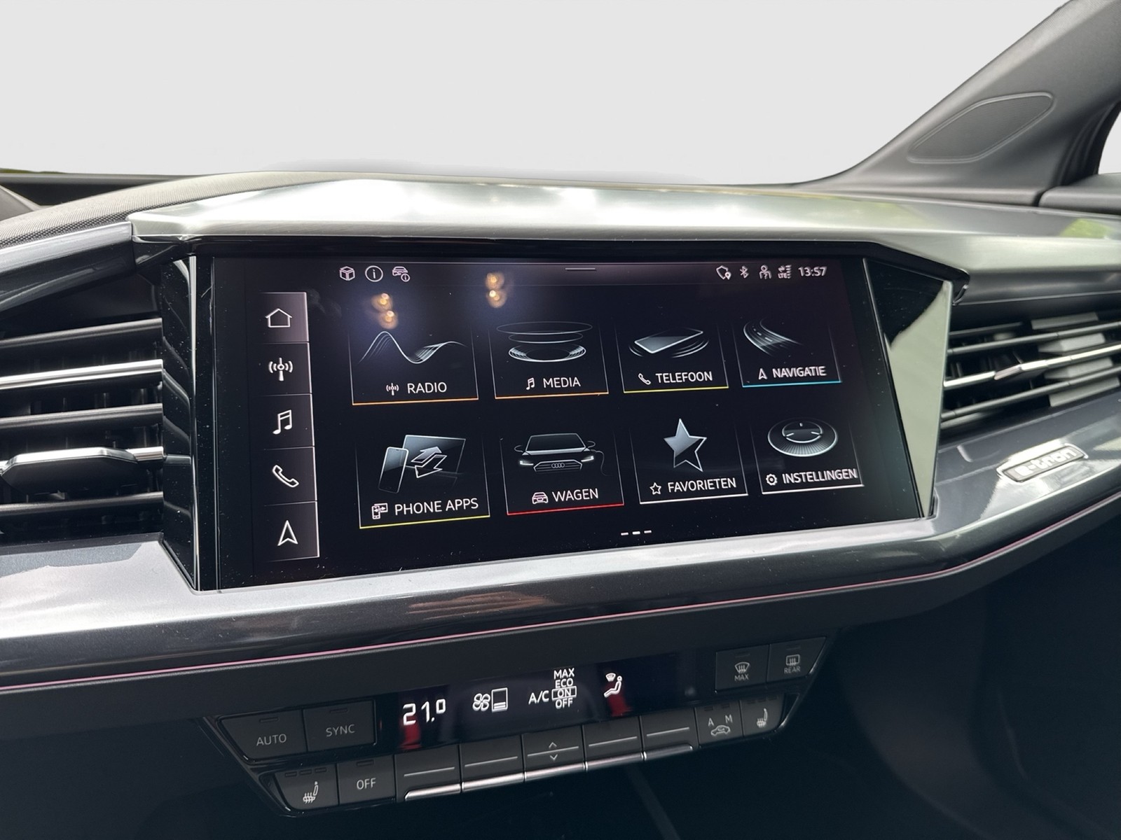 Audi Q4 e-tron 45 quattro S LINE BLACKPAK AHK LM20