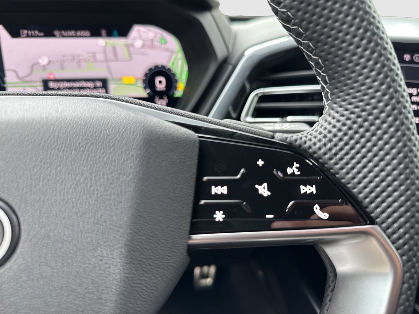 Audi Q4 e-tron 45 quattro S LINE BLACKPAK AHK LM20