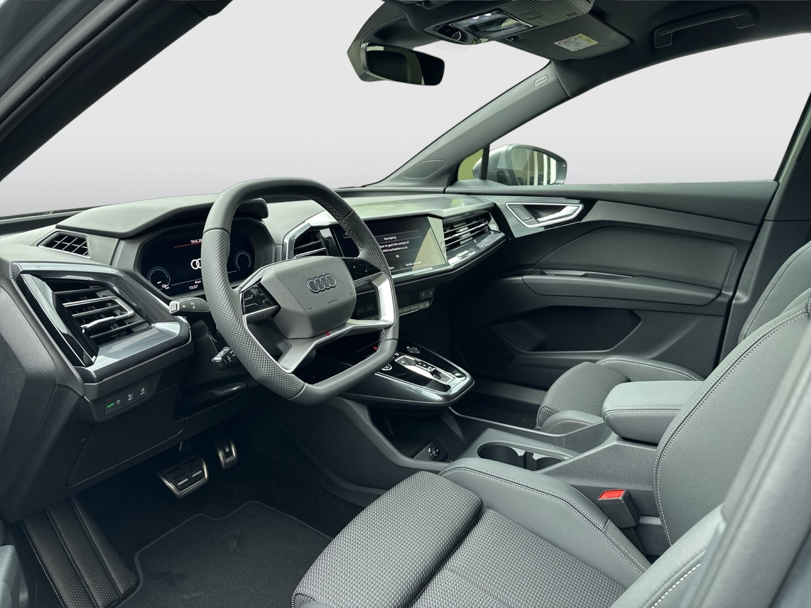 Audi Q4 e-tron 45 quattro S LINE BLACKPAK AHK LM20