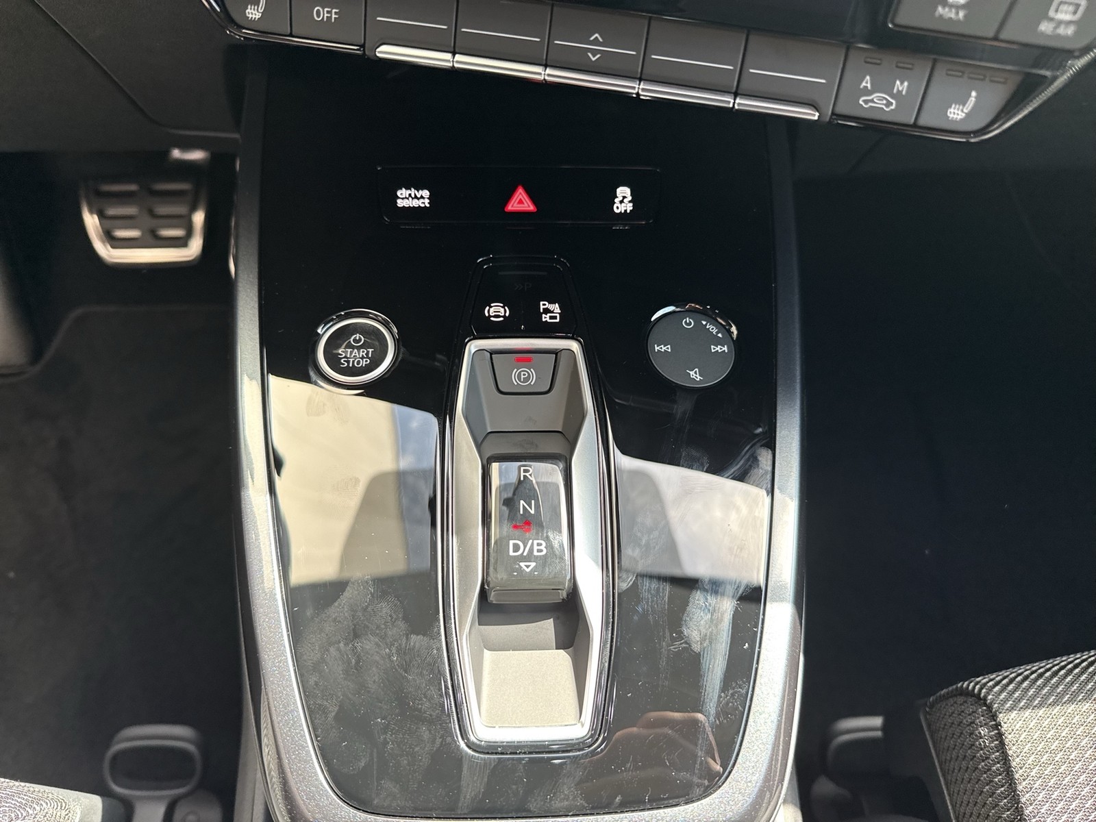Audi Q4 e-tron 45 quattro S LINE BLACKPAK AHK LM20