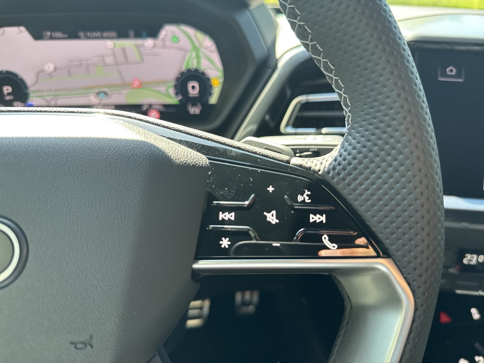 Audi Q4 e-tron 45 quattro S LINE BLACKPAK AHK LM20