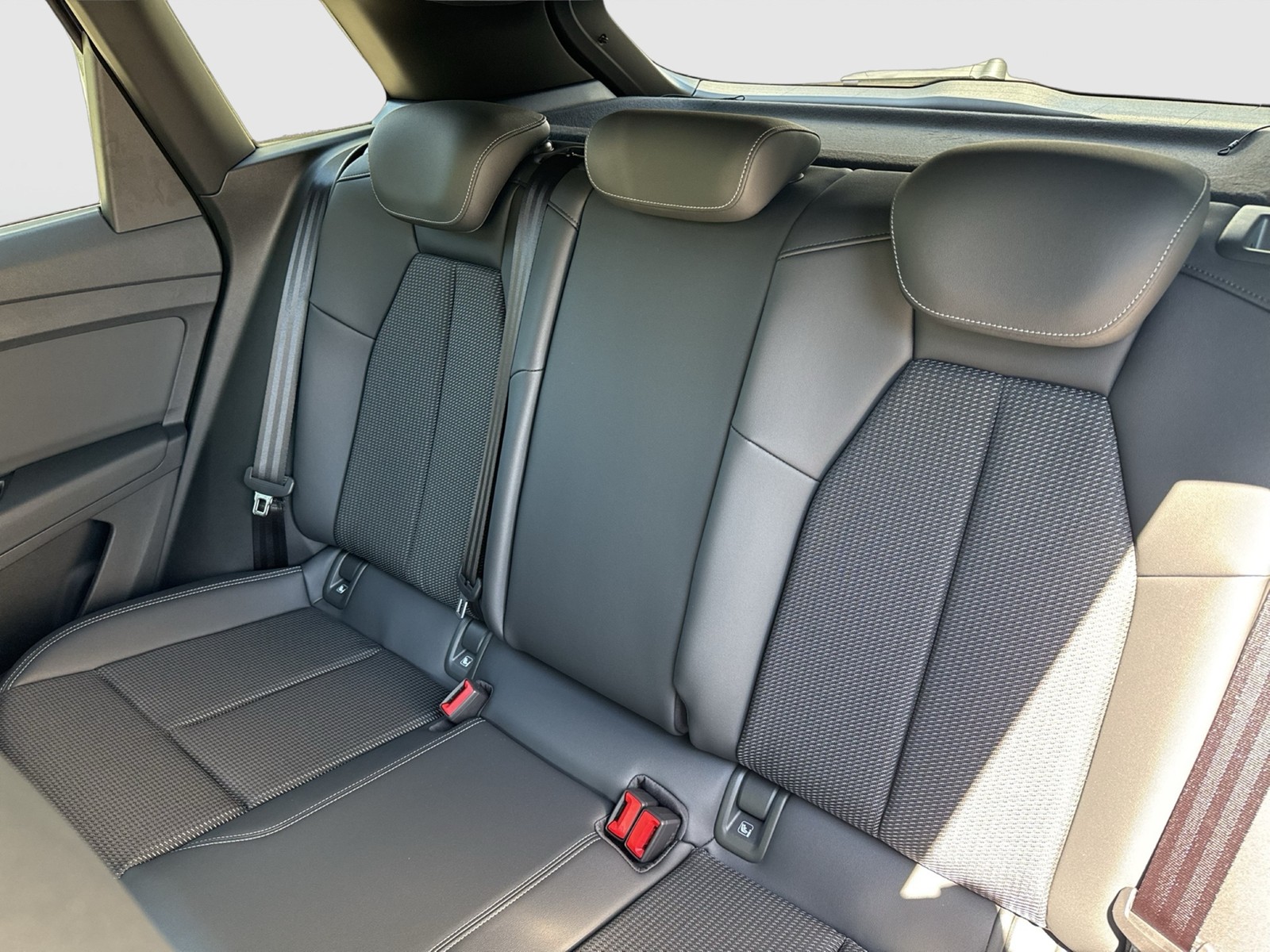 Audi Q4 e-tron 45 quattro S LINE BLACKPAK AHK LM20