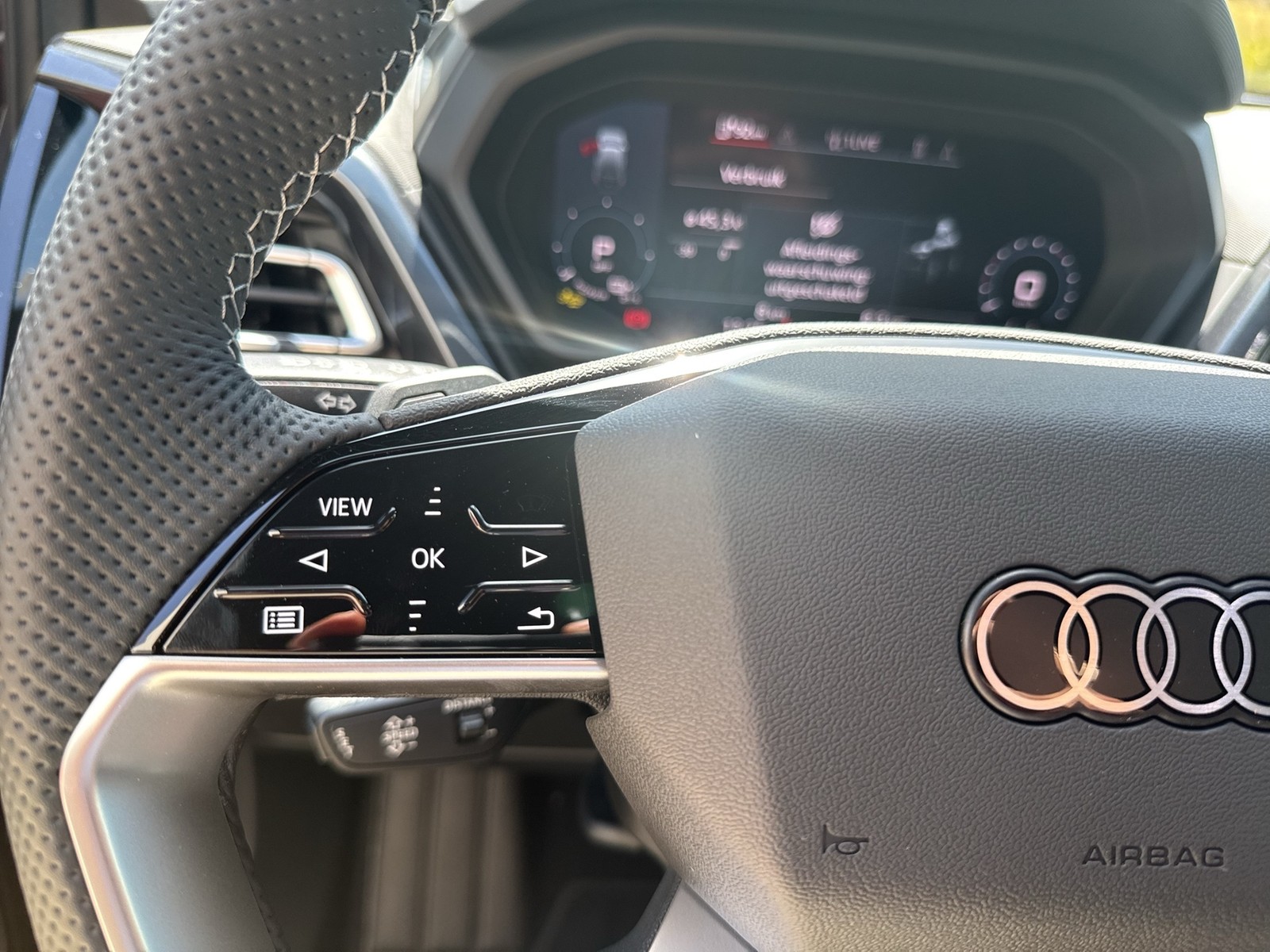 Audi Q4 e-tron 45 quattro S LINE BLACKPAK AHK LM20