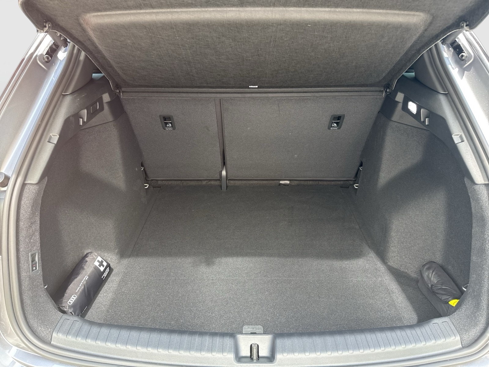 Audi Q4 e-tron 45 quattro S LINE BLACKPAK AHK LM20
