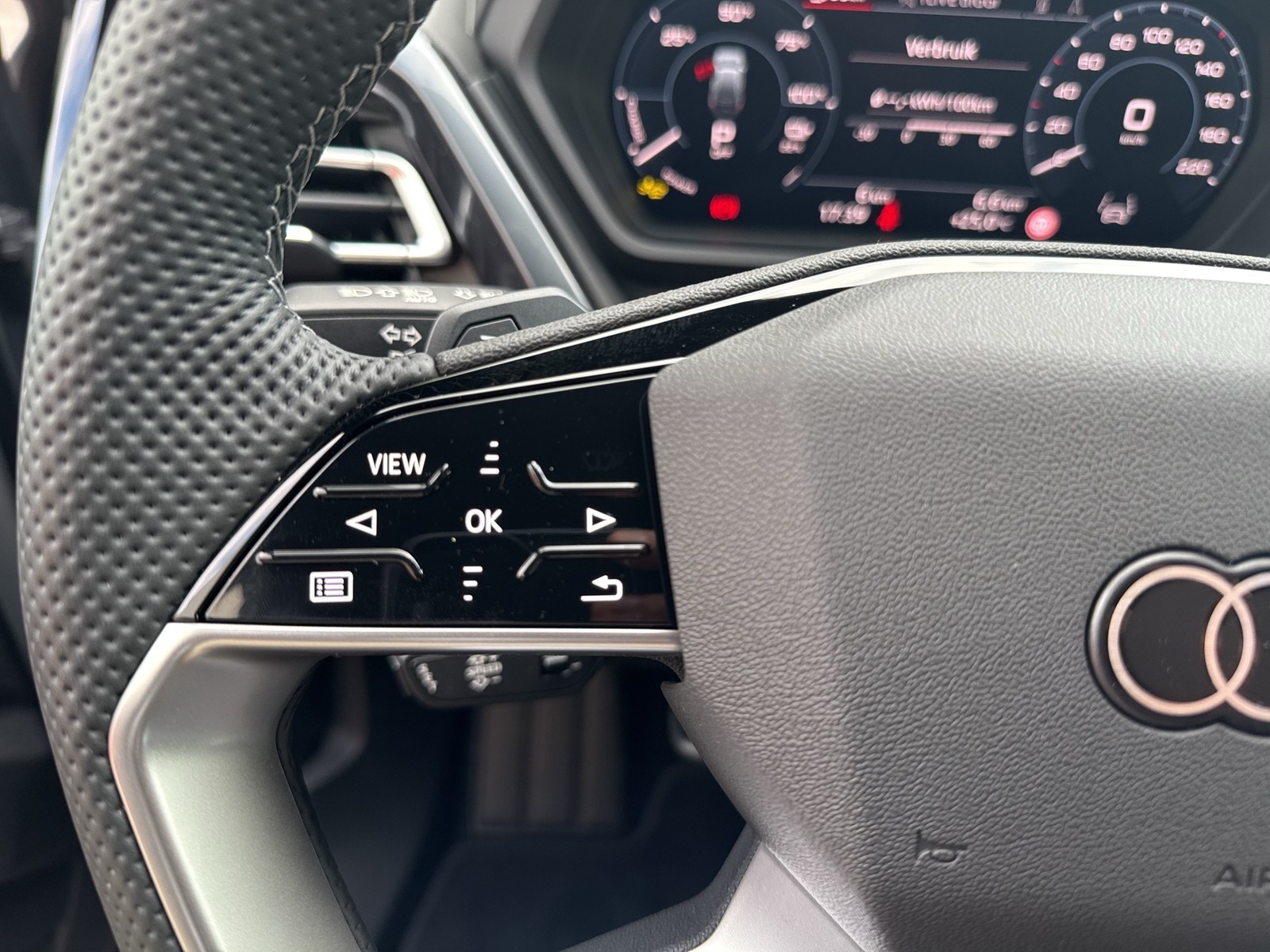 Audi Q4 e-tron 45 quattro S LINE BLACKPAK AHK LM20