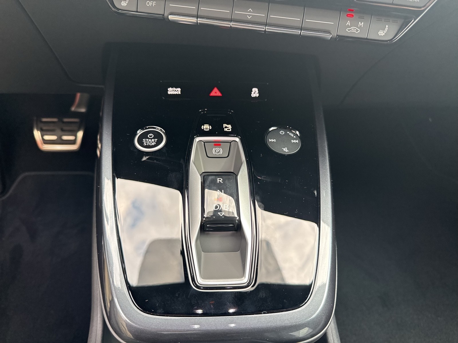 Audi Q4 e-tron 45 quattro S LINE BLACKPAK AHK LM20