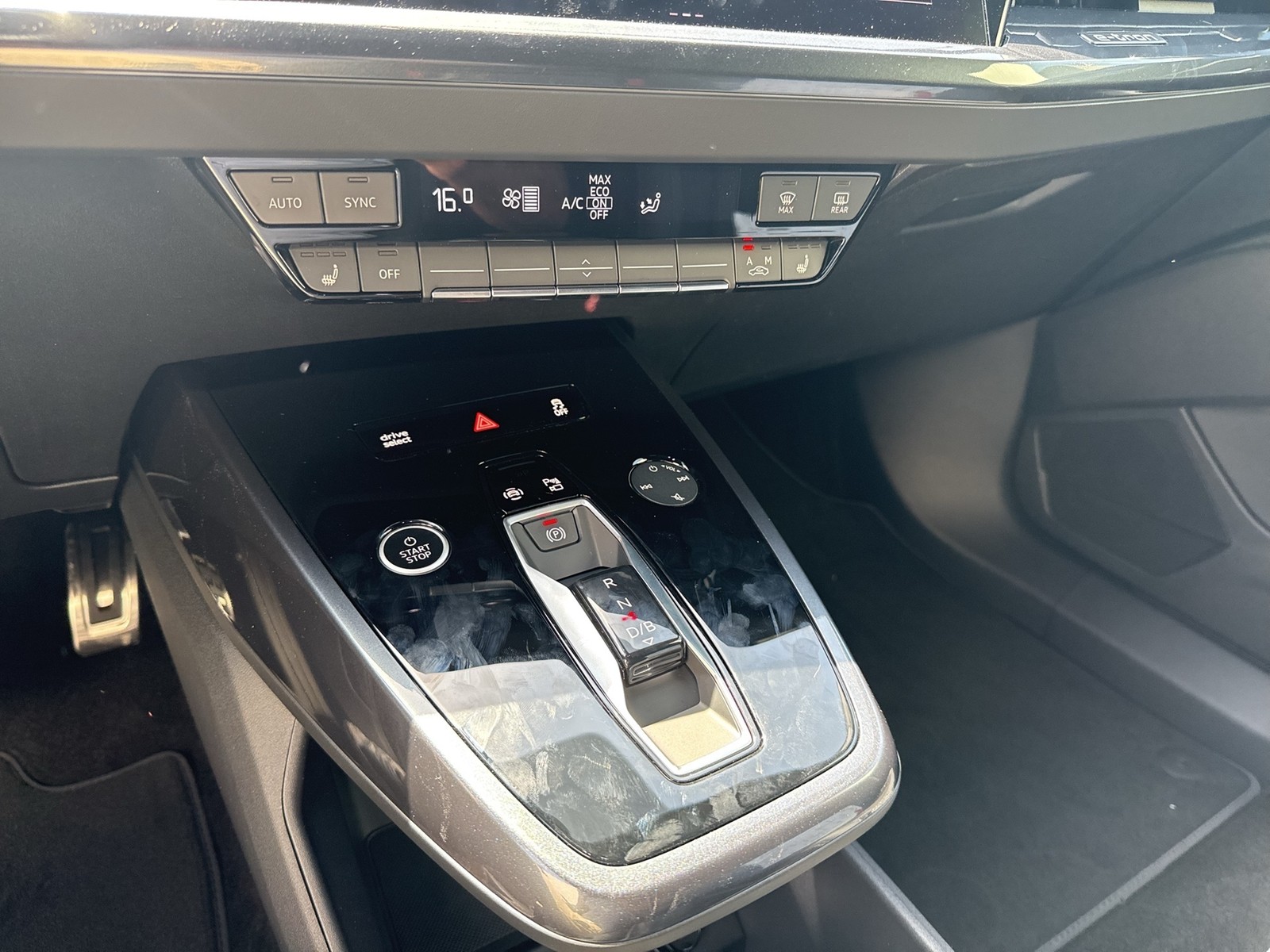 Audi Q4 e-tron 45 quattro S LINE BLACKPAK AHK LM20