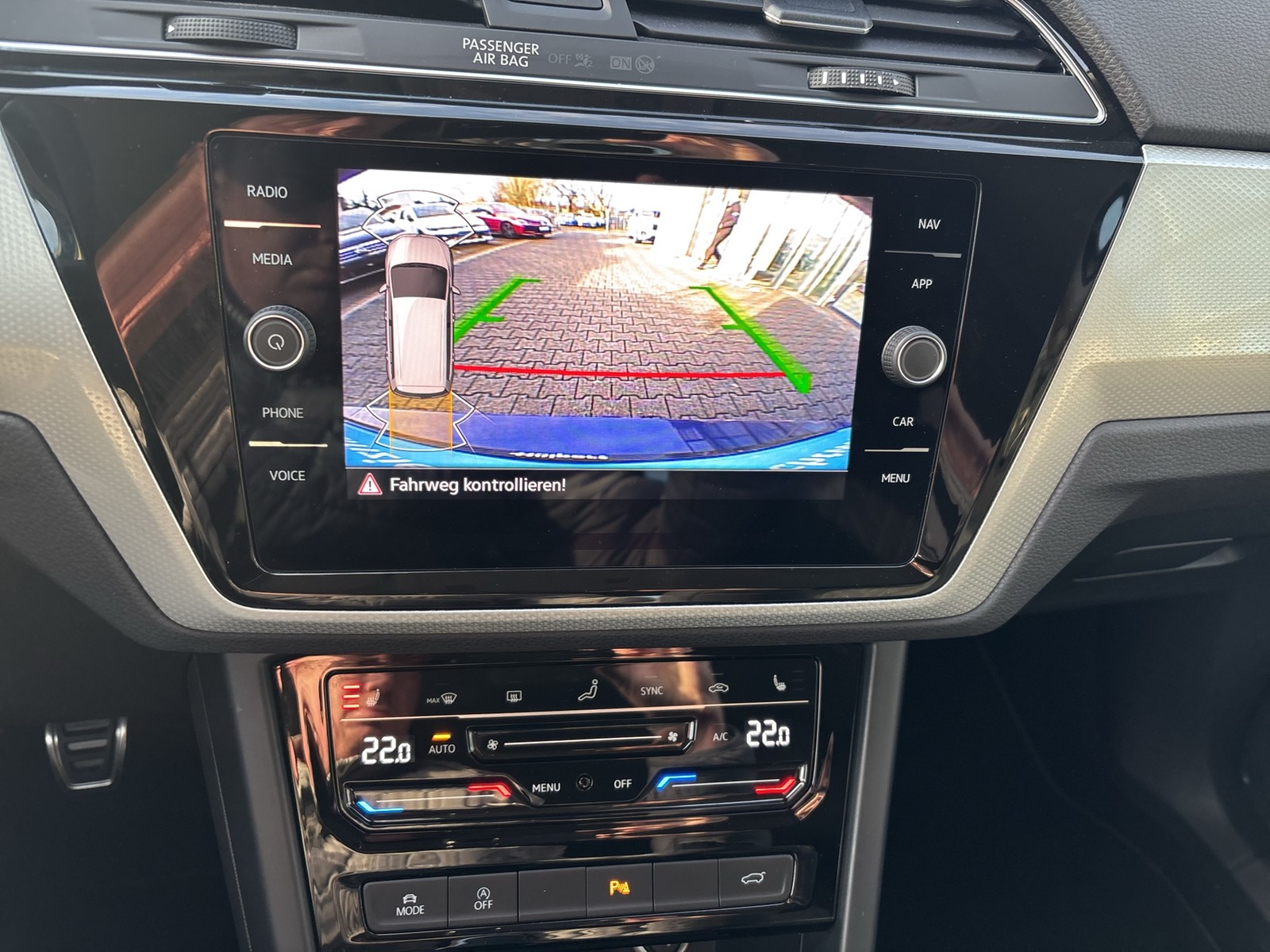 Volkswagen Touran 2.0 MOVE NAVI SITZHZG CAM ALU