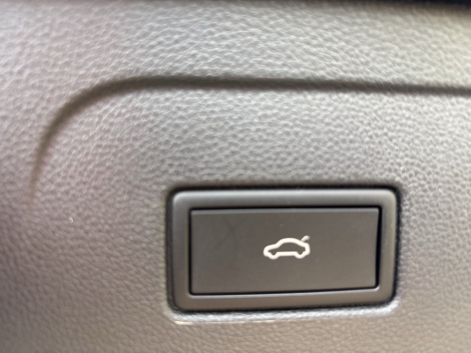 Volkswagen Touran 2.0 MOVE NAVI SITZHZG CAM ALU