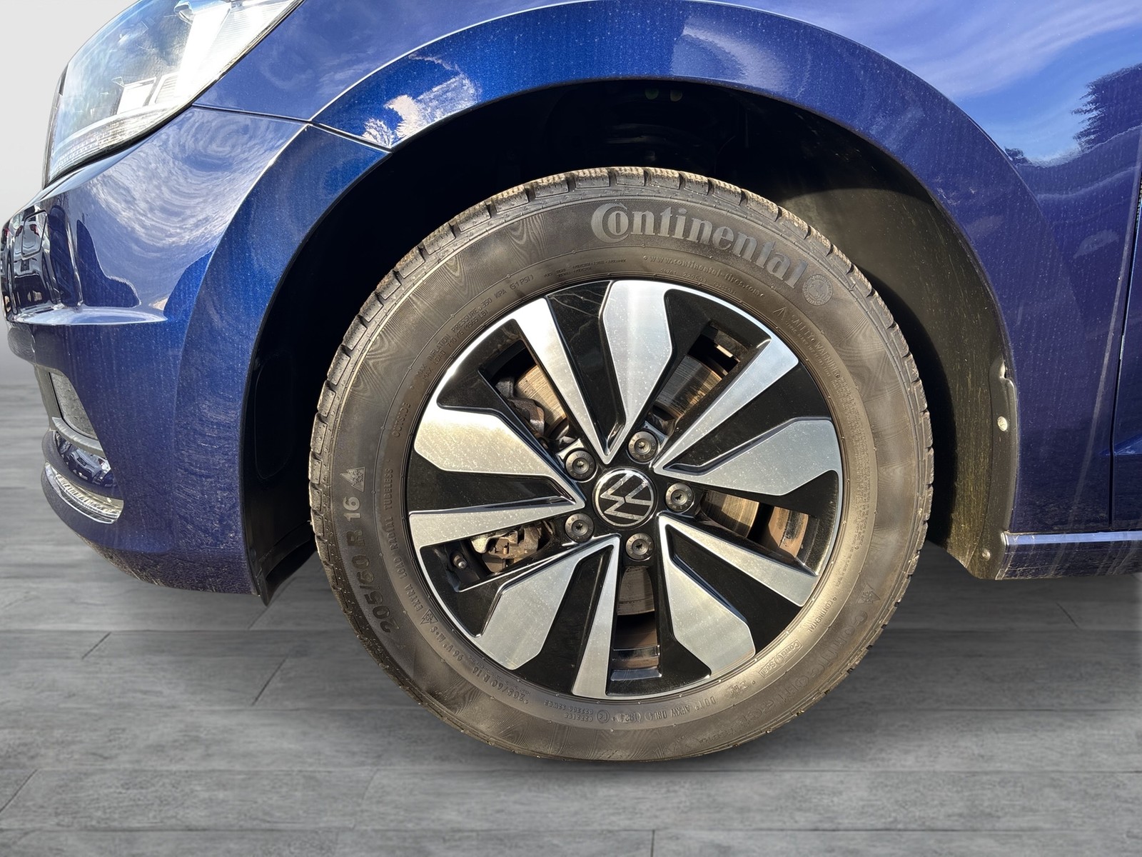 Volkswagen Touran 2.0 MOVE NAVI SITZHZG CAM ALU