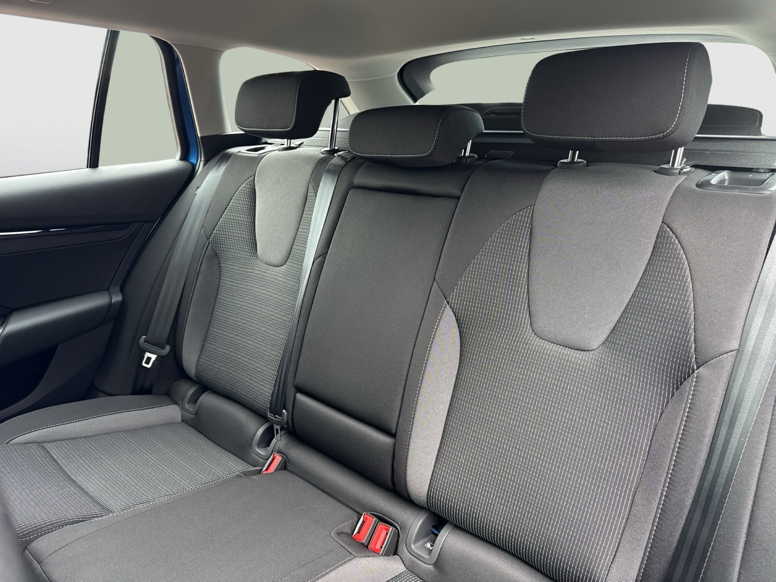 Skoda Octavia Combi 1.5 e-TEC SELECTION AHK CARPLAY