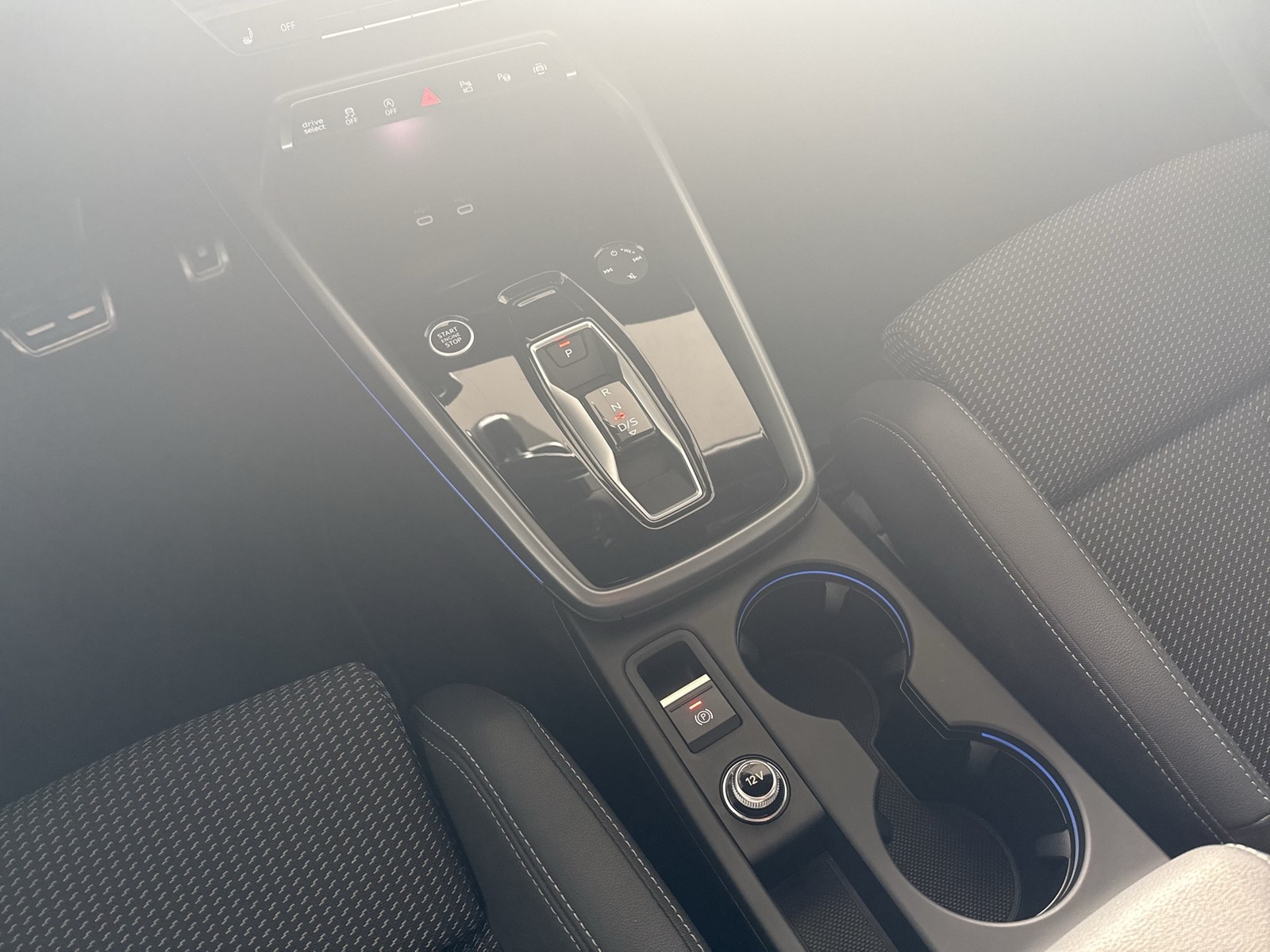 Audi A3 Sportback 35 S LINE PANO SONOS CAM ACC LM18