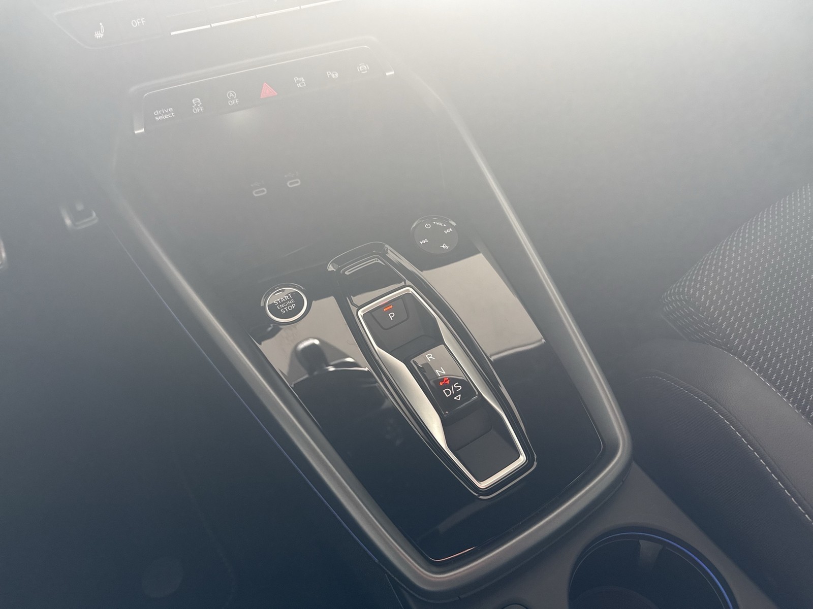 Audi A3 Sportback 35 S LINE PANO SONOS CAM ACC LM18