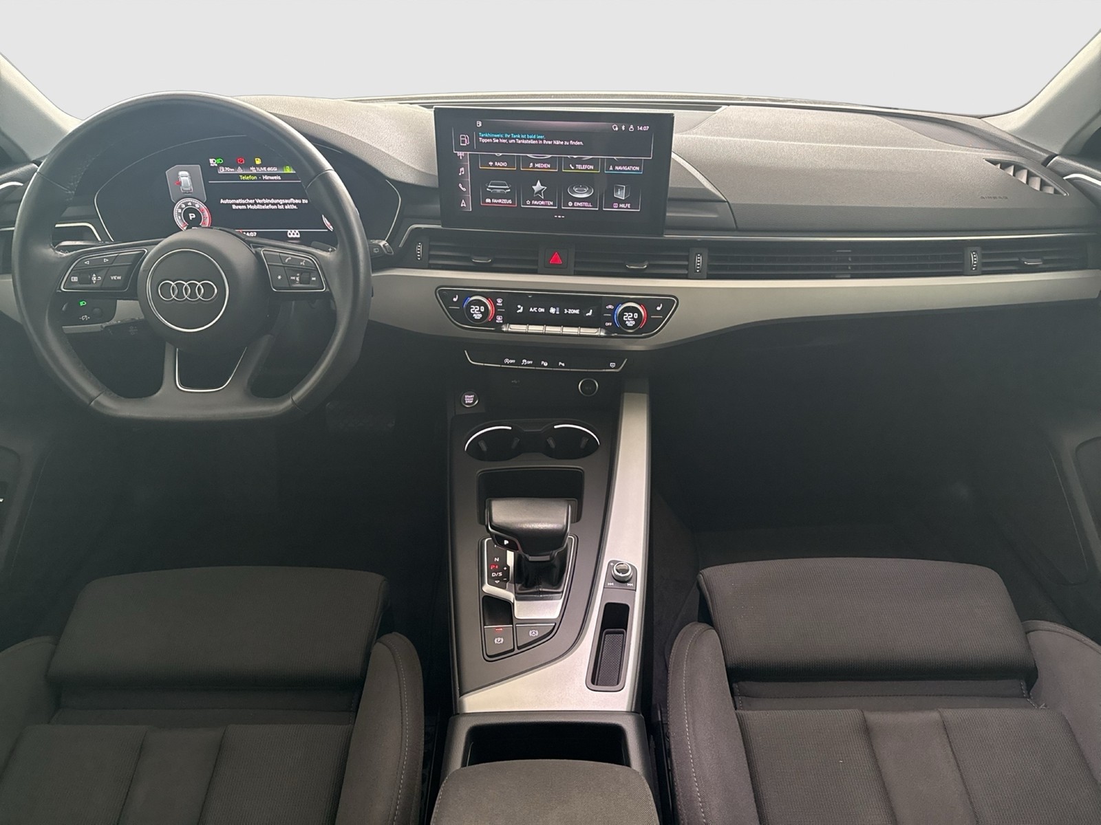 Audi A4 Avant 35 S LINE AHK ALU18 eKLAPPE NAVI+