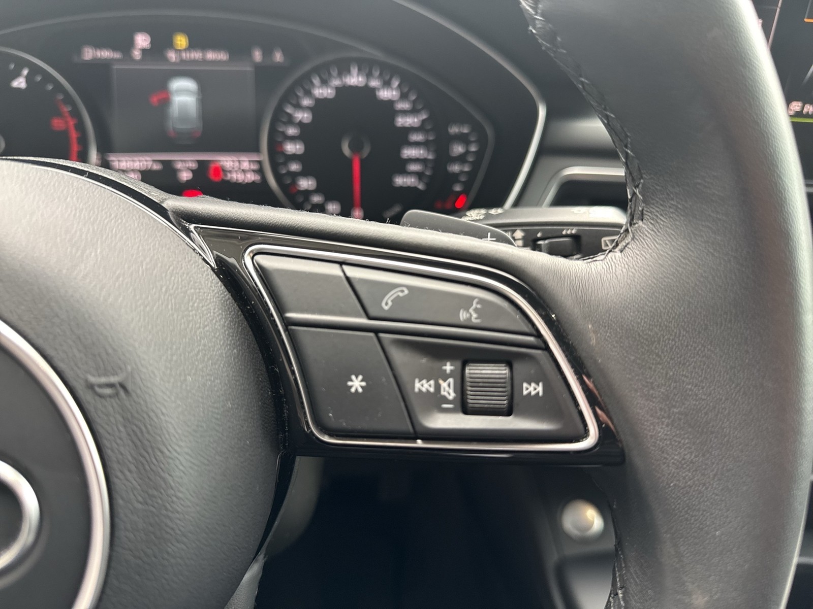 Audi A4 Avant 40 quattro AHK eKLAPPE NAVI+ SITZHEIZUNG