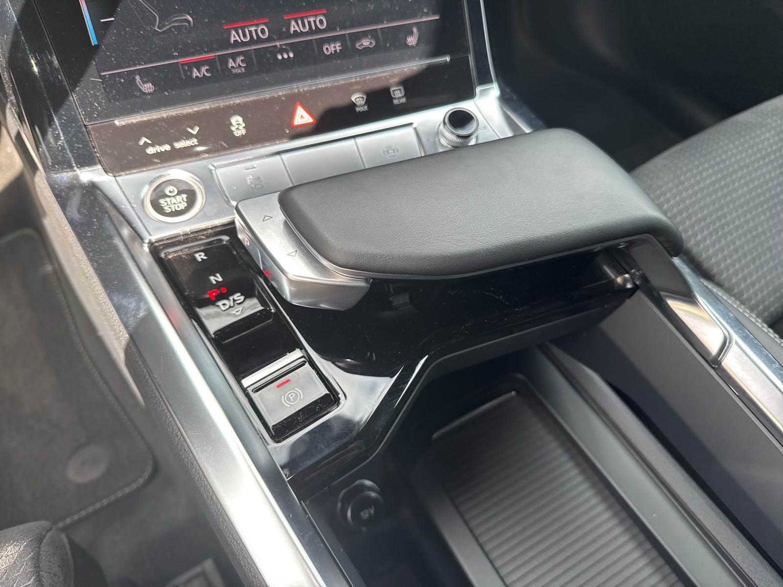 Audi e-tron 55 quattro S LINE BLACKPAK NACHTSICHT ALU21"