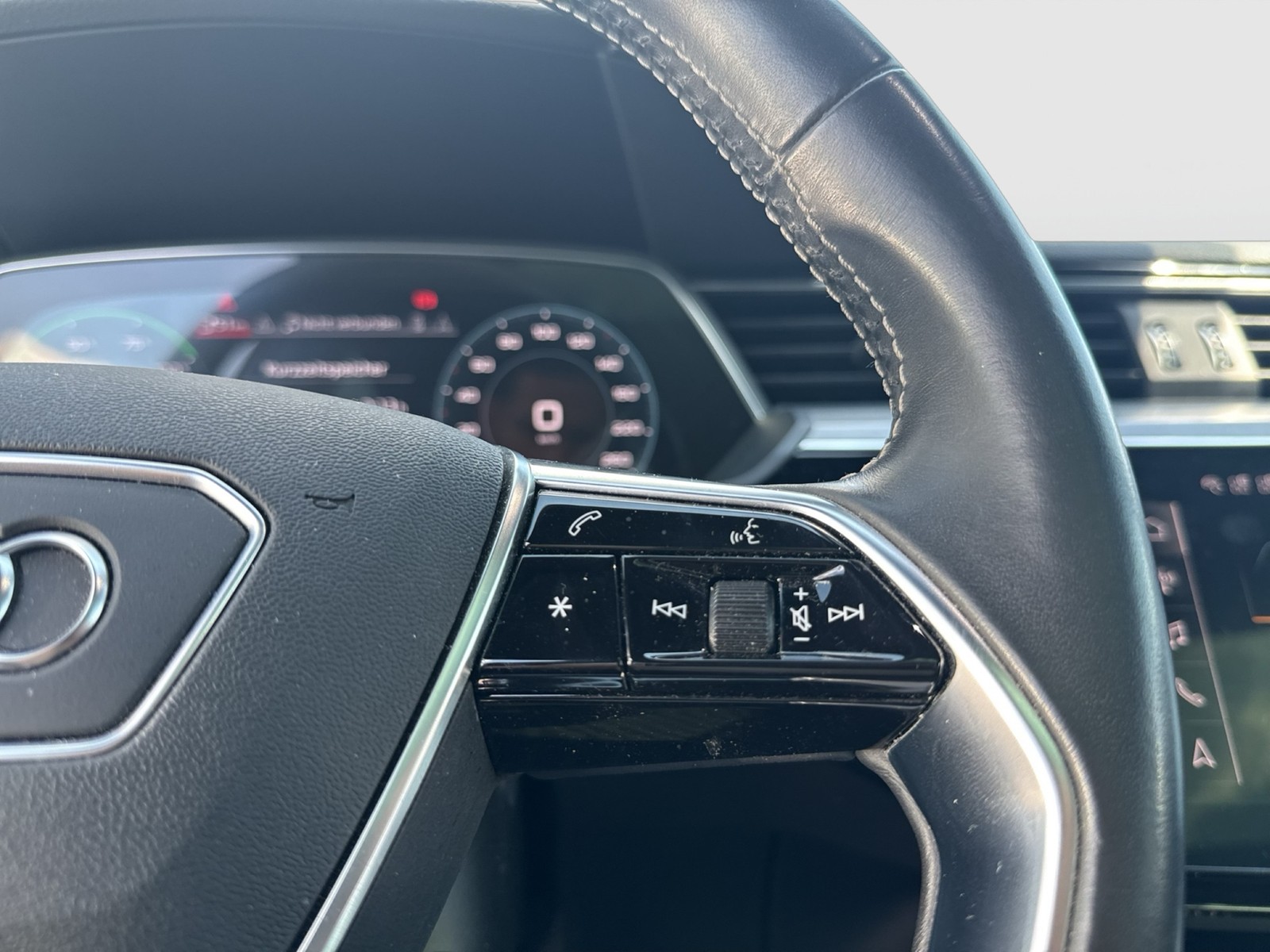 Audi e-tron Sportback 50 quattro S LINE PANO B&O AHK