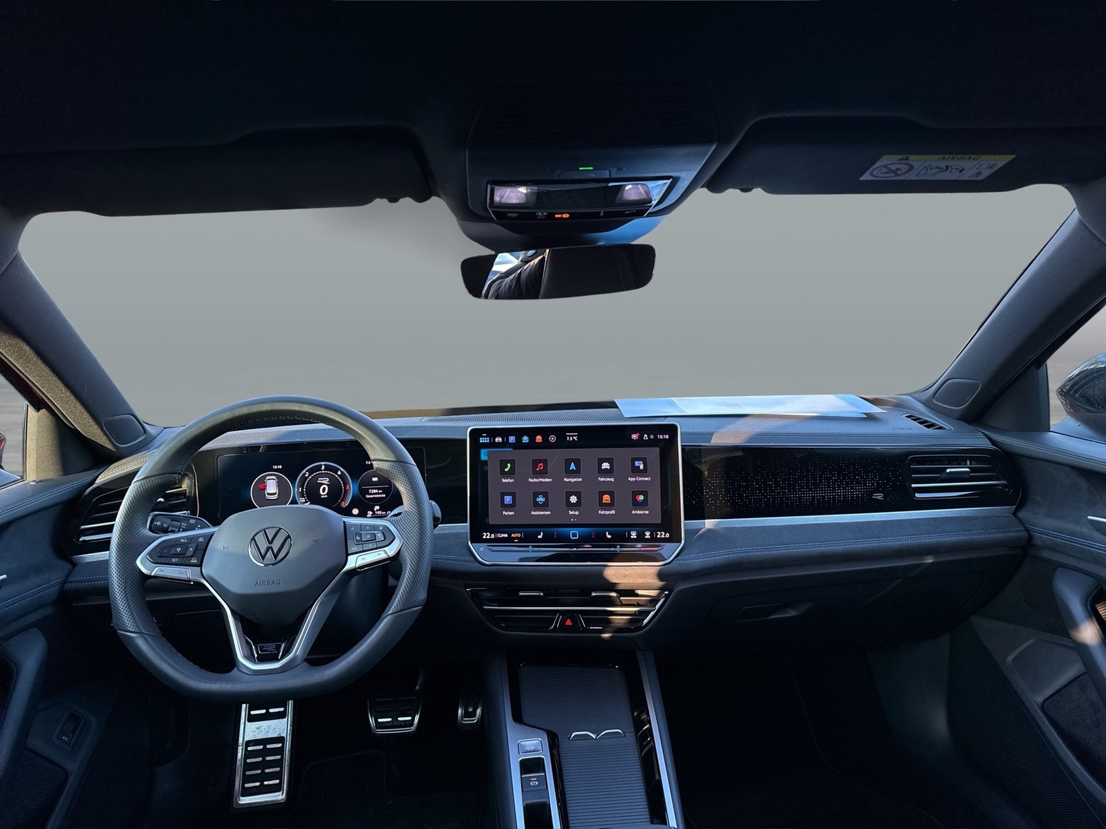 Volkswagen Passat Variant R-LINE BLACK STYLE NAVI AHK CAM