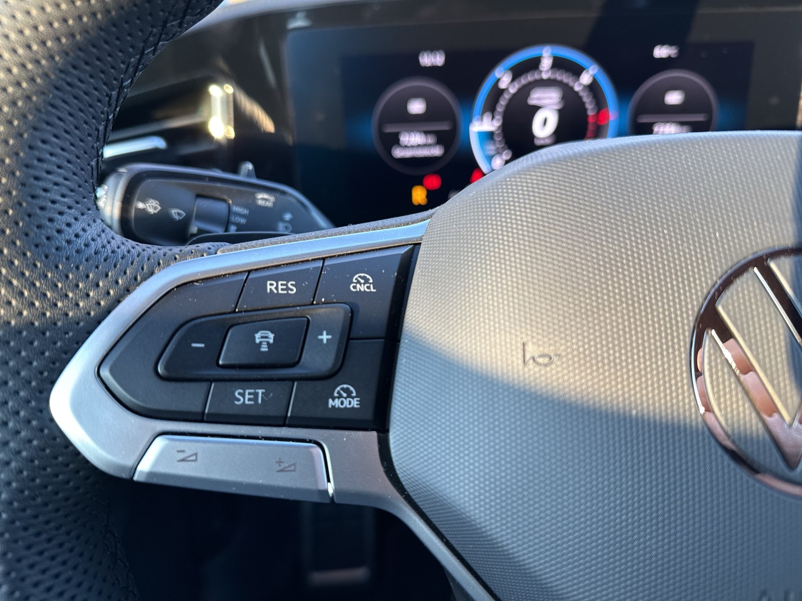 Volkswagen Passat Variant R-LINE BLACK STYLE NAVI AHK CAM