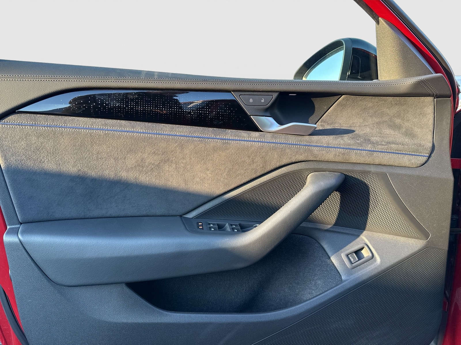 Volkswagen Passat Variant R-LINE BLACK STYLE NAVI AHK CAM