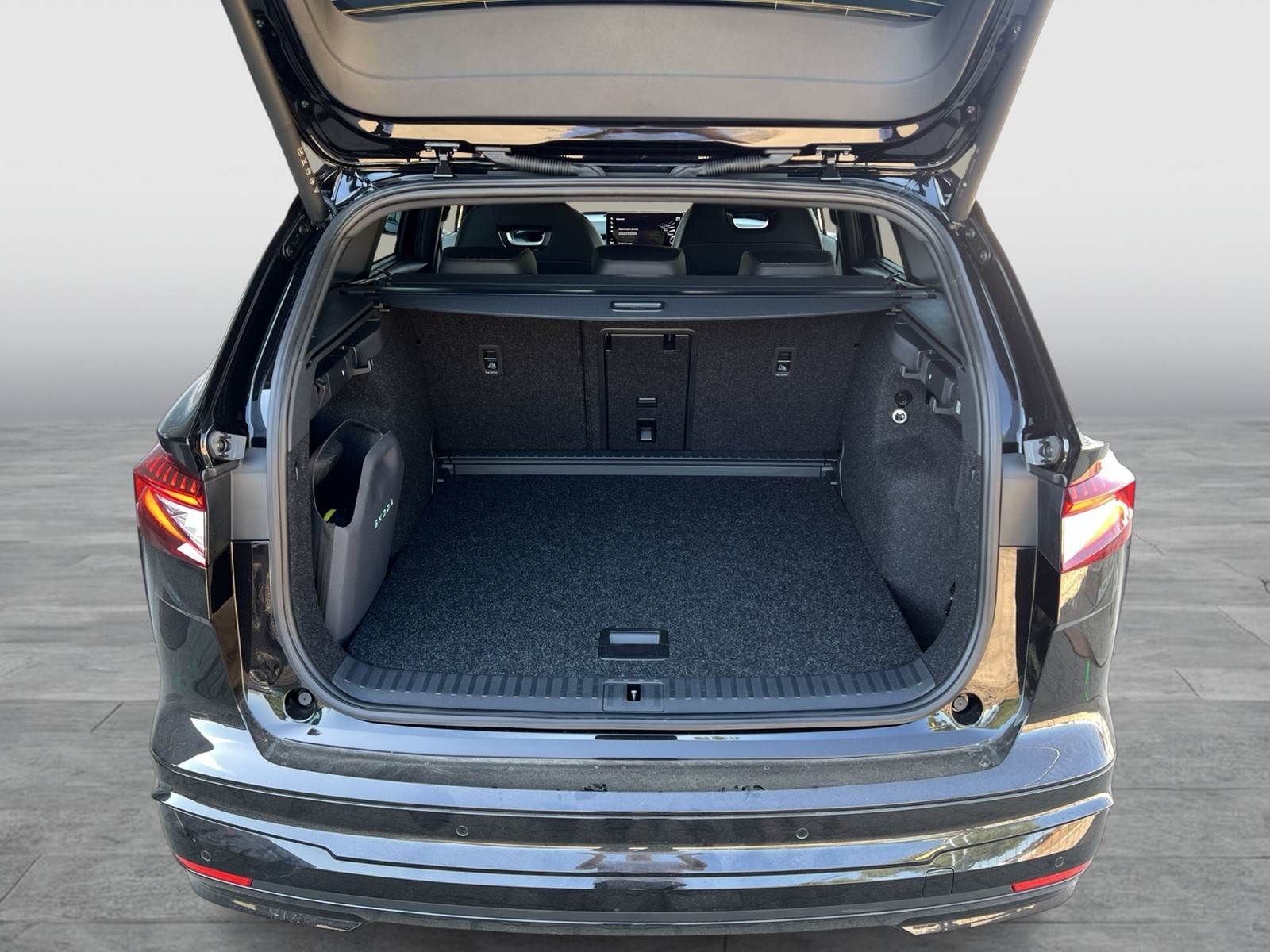 Skoda Enyaq 85 SPORTLINE WÄRMEPUMPE CAM ACC LM20 NAVI