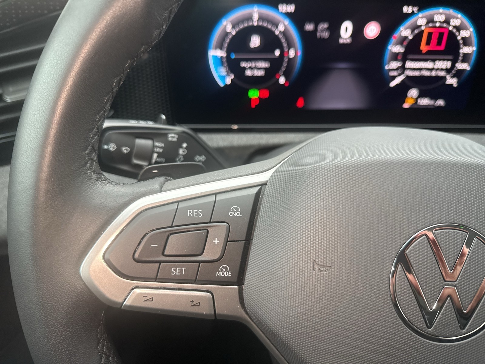 Volkswagen Tiguan 2.0 MOVE AHK NAVI SITZHZG ALU KAMERA