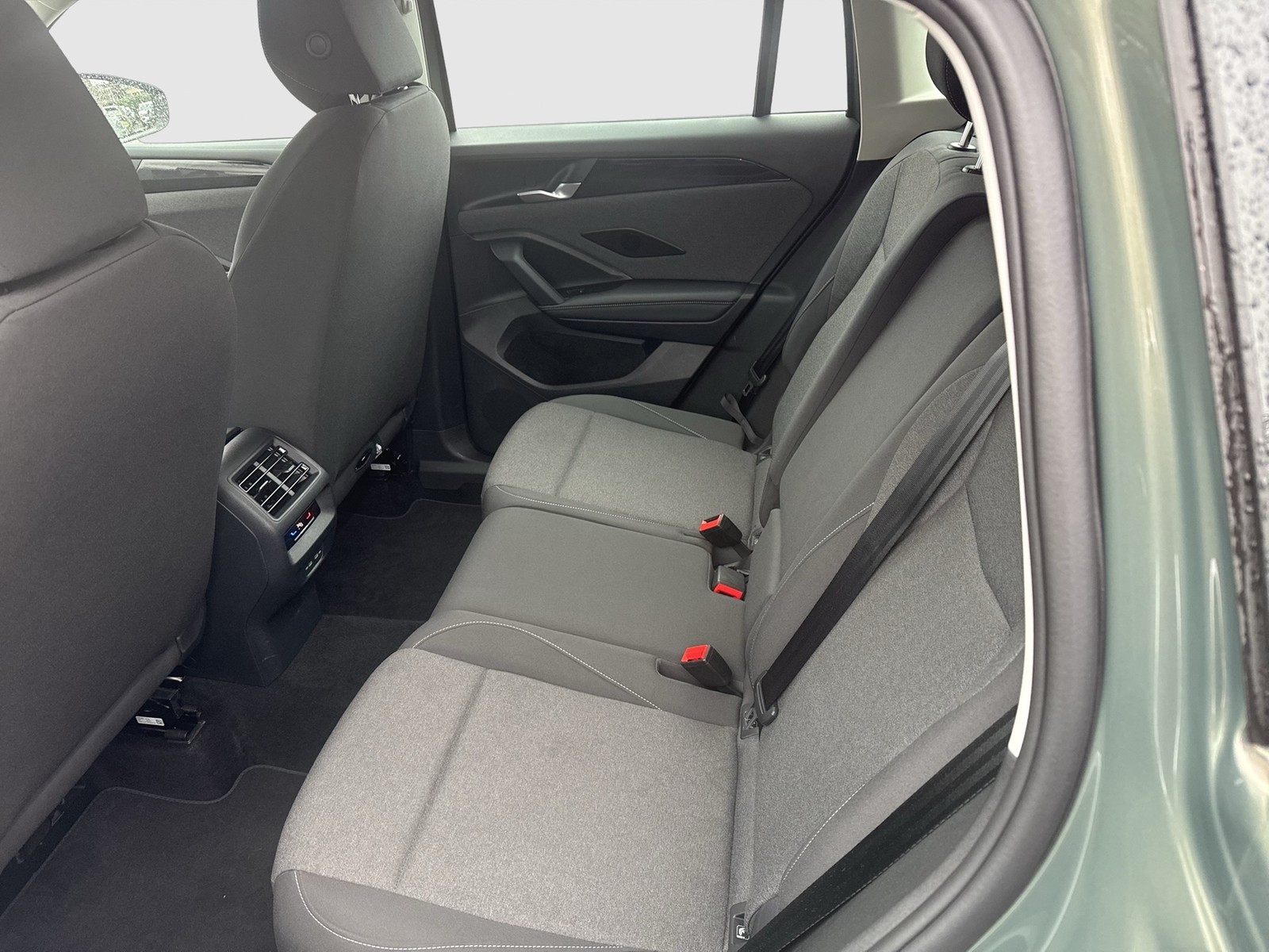 Volkswagen Tiguan 2.0 MOVE AHK NAVI SITZHZG ALU KAMERA