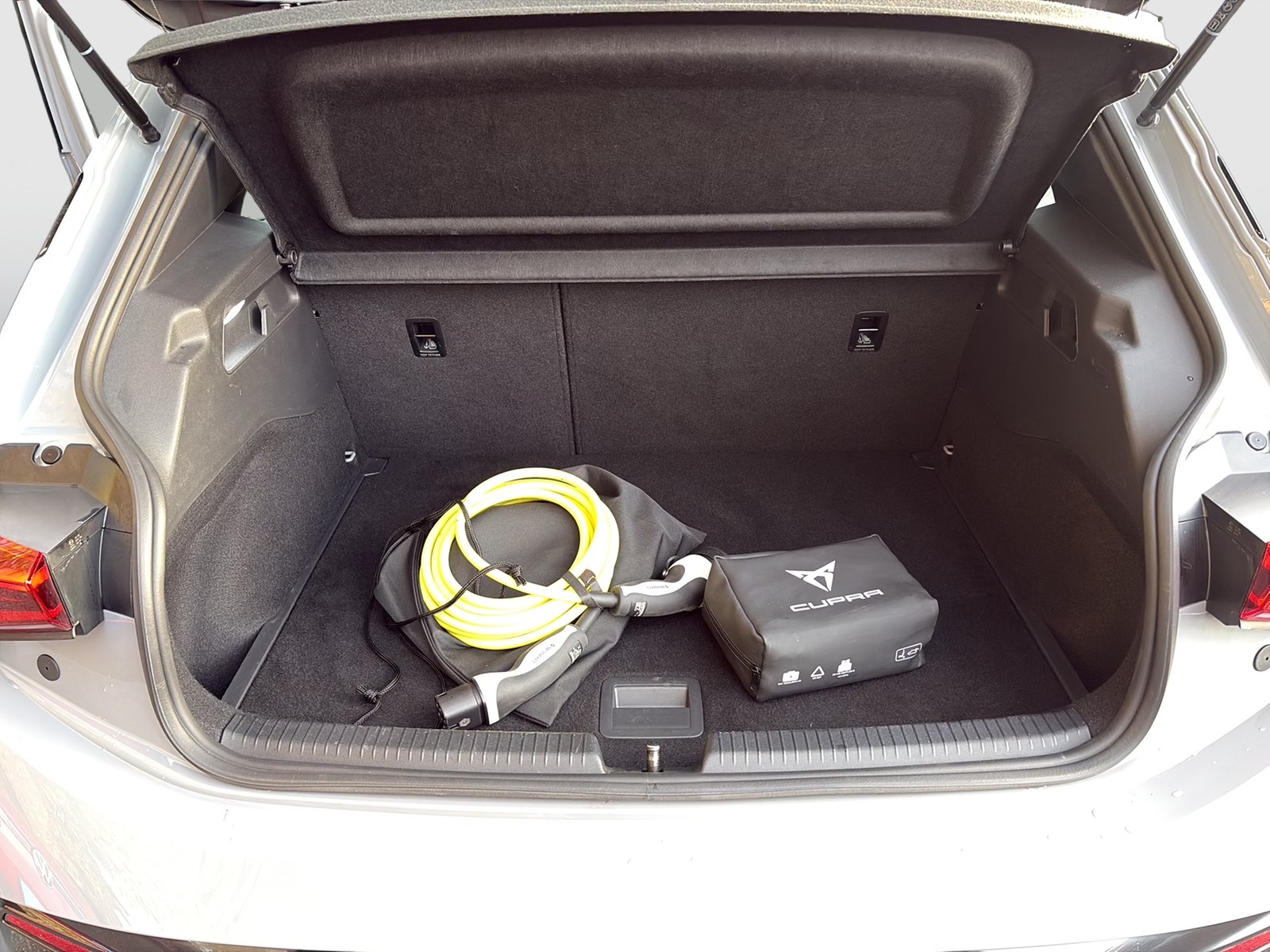 Cupra Born LM19 SITZHEIZUNG DAB EINPARKHILFE BLUETOOTH