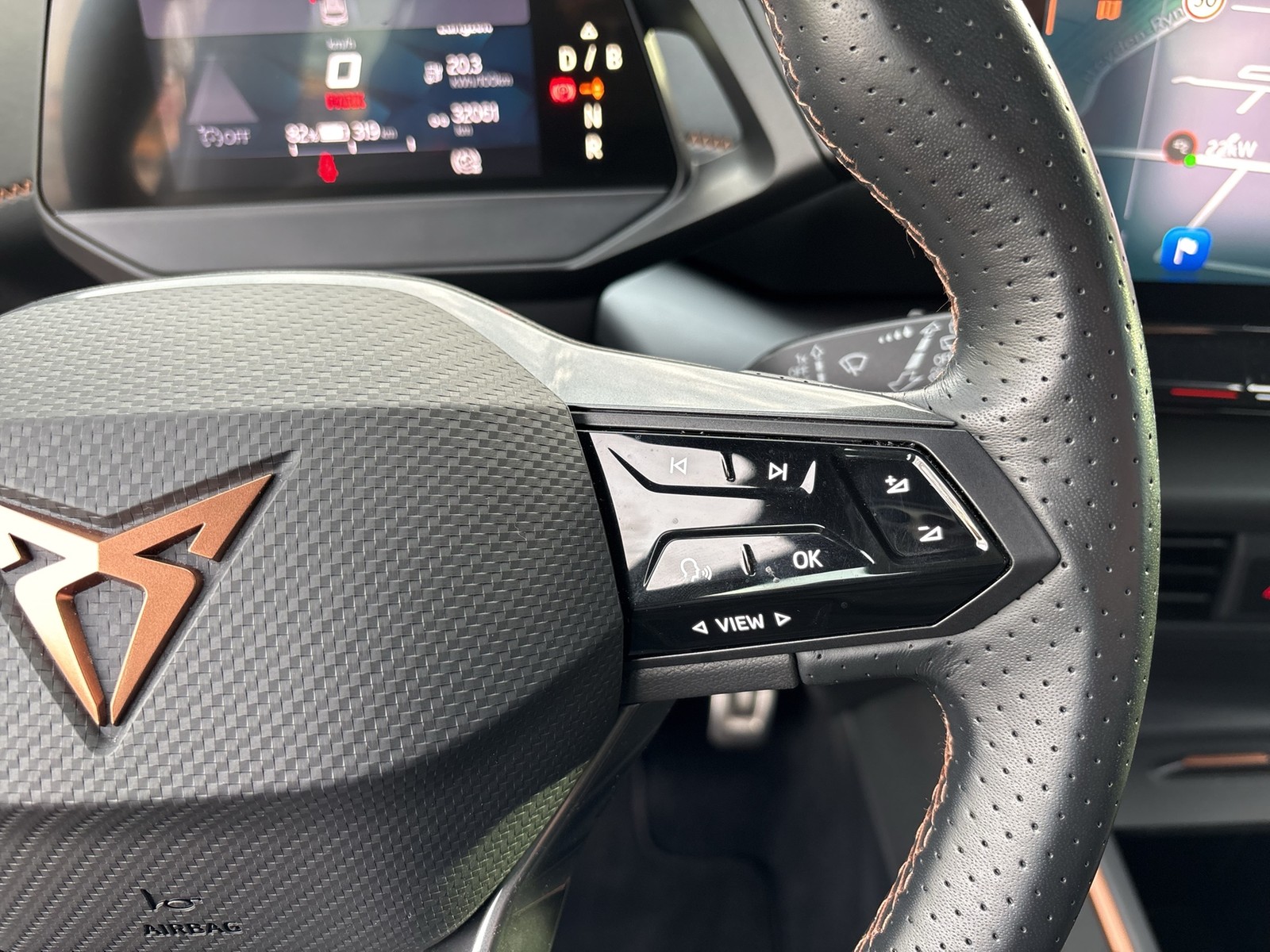 Cupra Born CAM ACC LM18 NAVI SITZHEIZUNG EINPARKHILFE