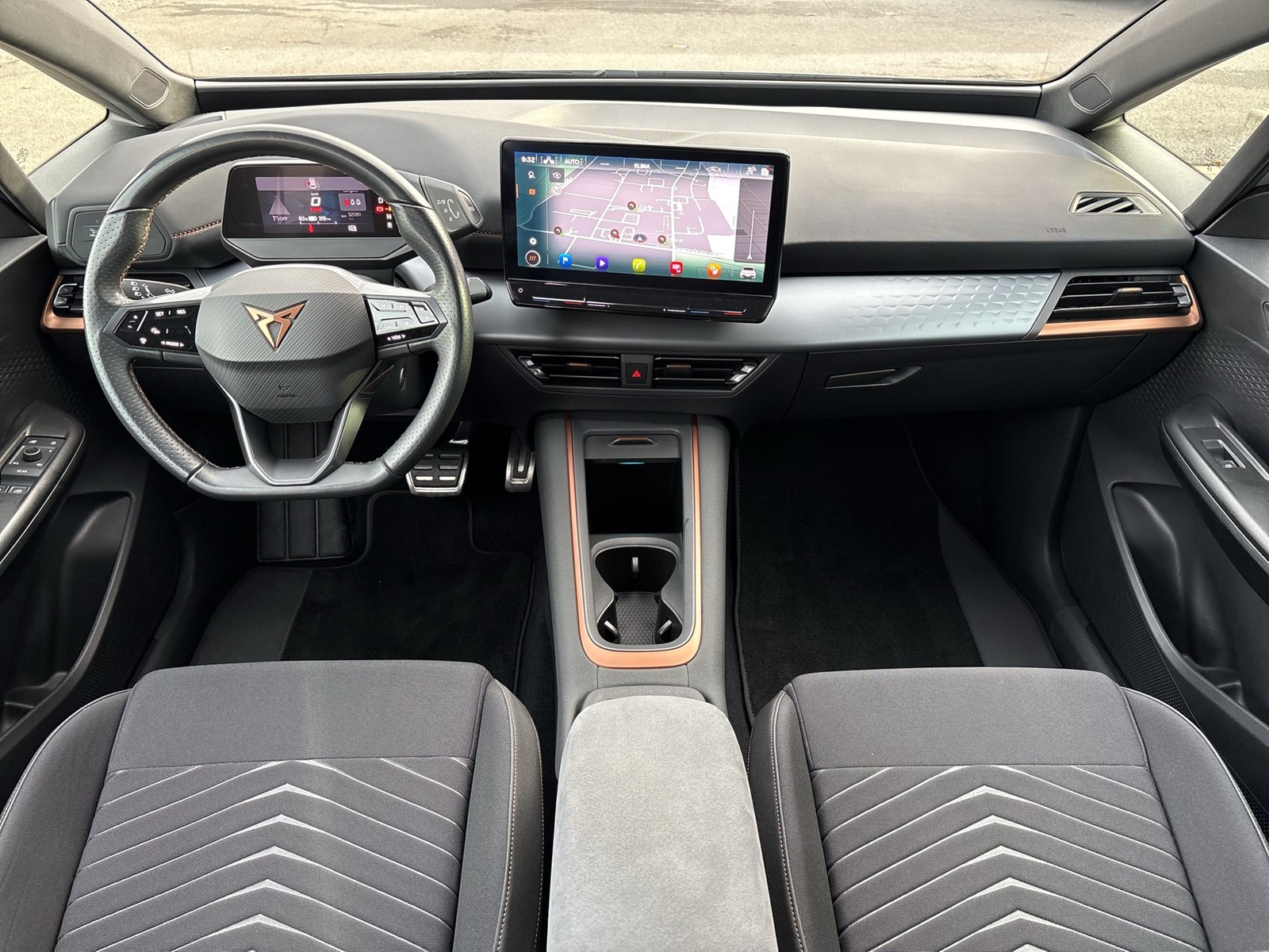 Cupra Born CAM ACC LM18 NAVI SITZHEIZUNG EINPARKHILFE