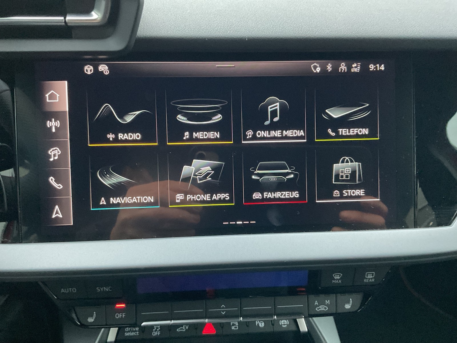 Audi A3 Sportback 45 HYBRID S LINE BLACKPAK AHK LM18