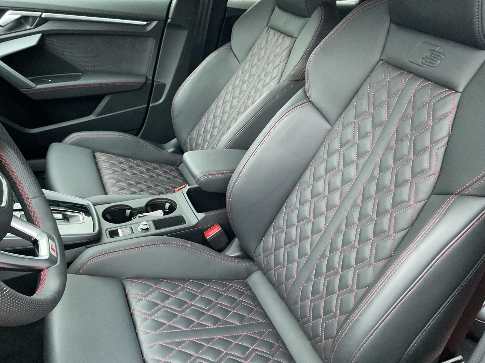 Audi A3 Sportback 45 HYBRID S LINE BLACKPAK AHK LM18