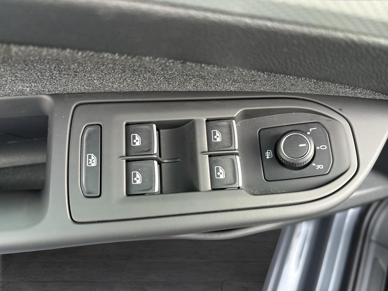 Volkswagen Golf VIII 1.5 MOVE ACC LED ALU NAVI SITZHEIZUNG